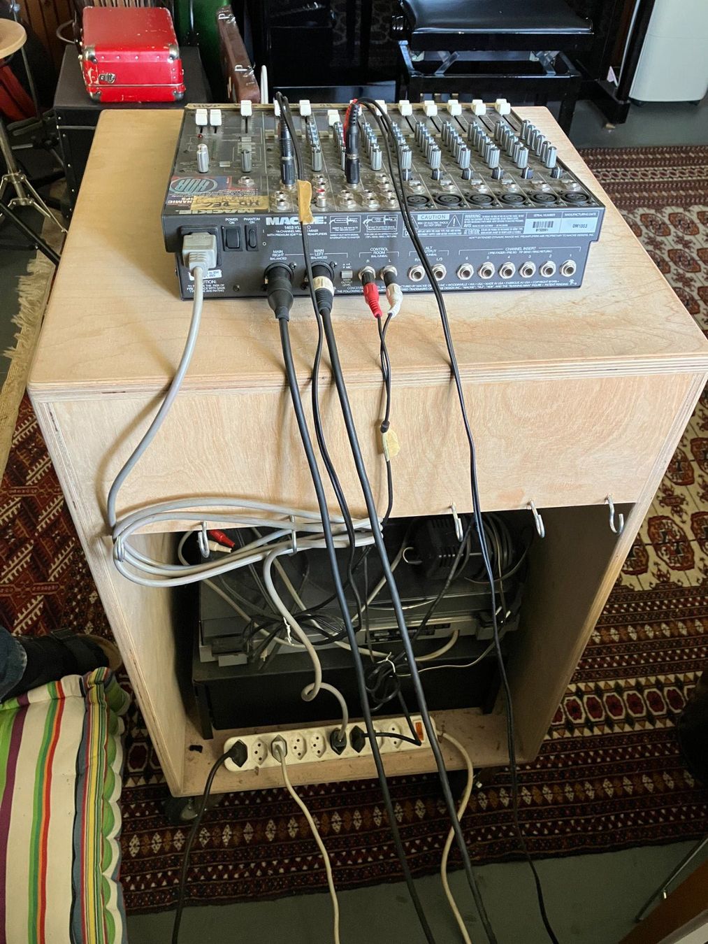 Supporti a parete: Tonstudio HiFi Rack Korpus auf Rollen – Usato da Aarau venduto da rol_mz8k 3