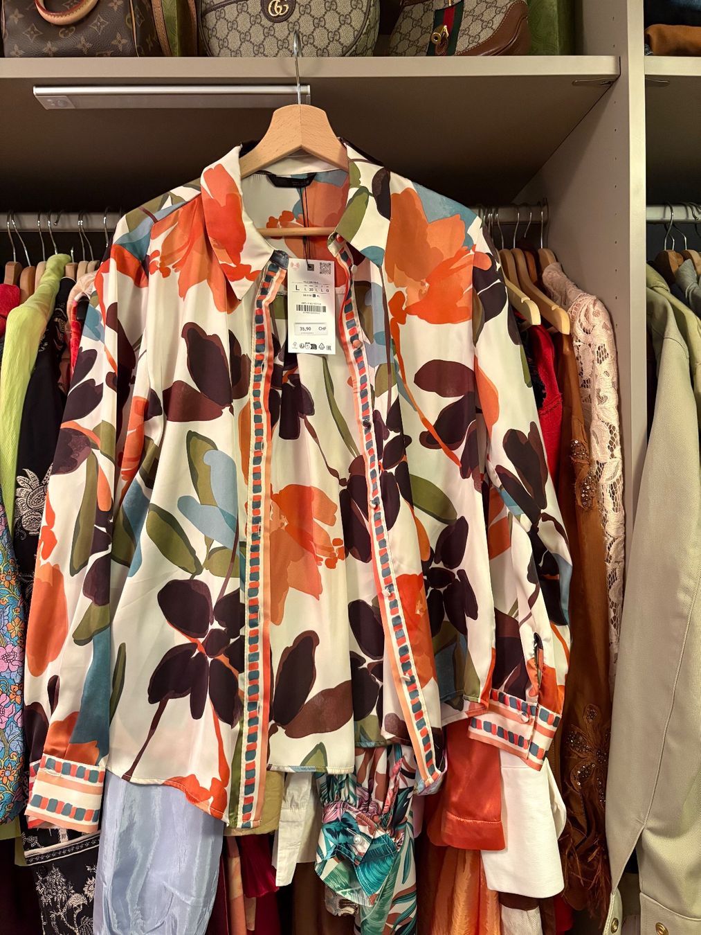 Zara Camicette: Bluse Damen Langarm mit Blumenmuster Grösse L neu – Nuovo (secondo la descrizione) da Gutenswil venduto da mse_hbj5