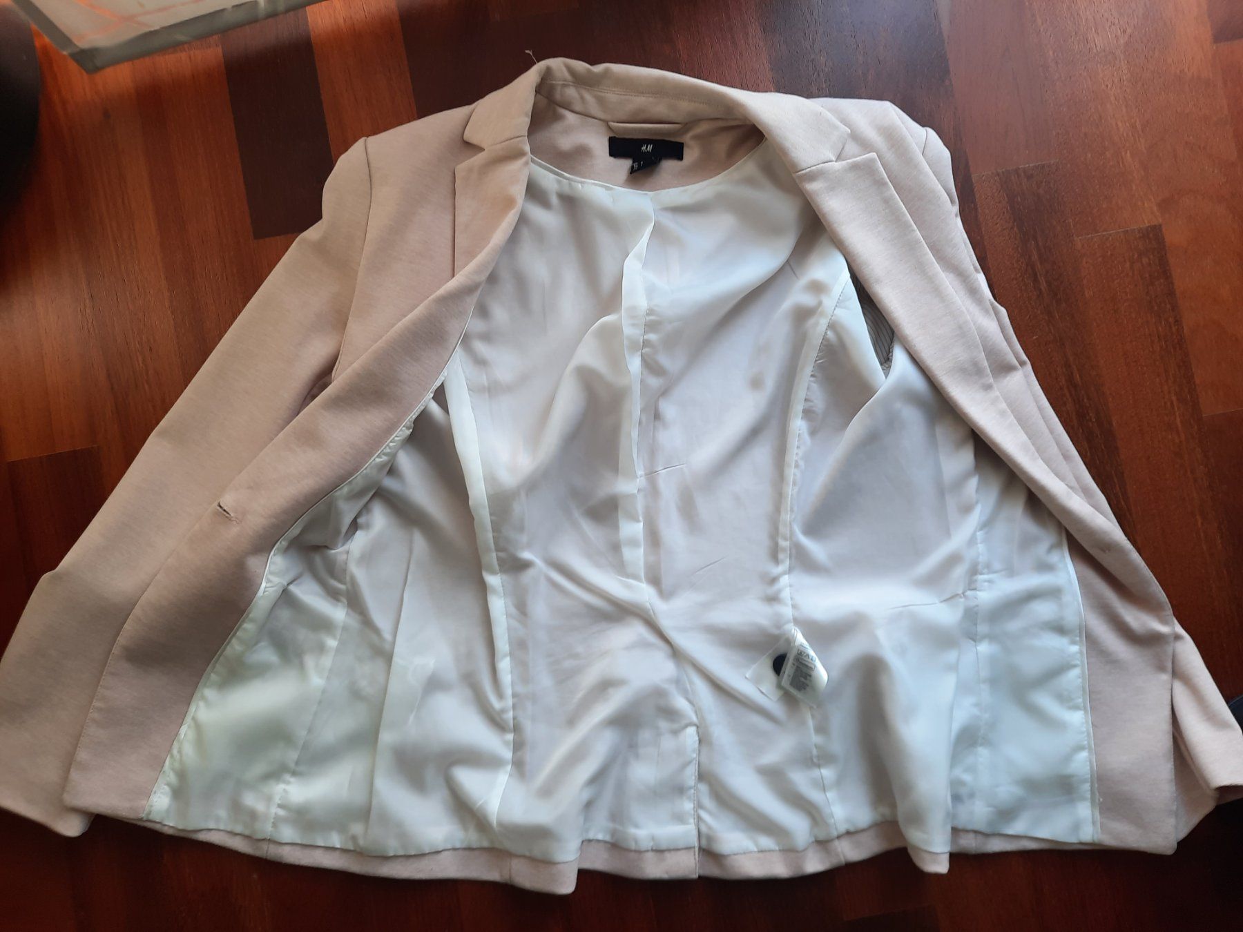 H&M Giacche: Damen sweat Blazer Gr.36 ungetragen – Nuovo (secondo la descrizione) da Buchs SG venduto da miska01 3