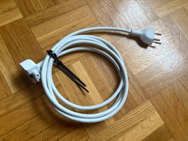 Apple Netzteil 81 2.5A 250V weiss guter Zustand