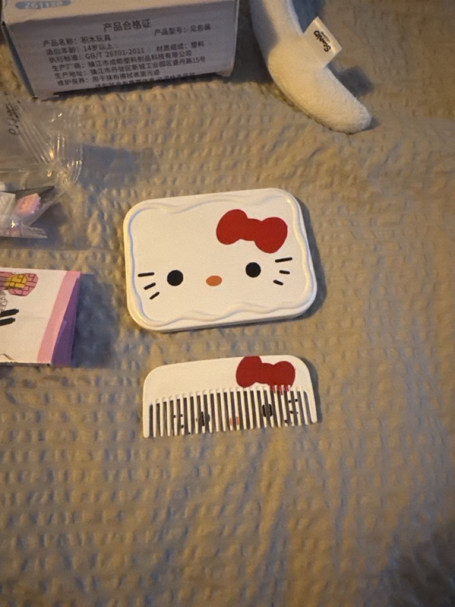 Hello Kitty Haarschmuck: Hello Kitty  Set und Haarreif  – Gebraucht aus Basel von fiona_second-hand_BS 3