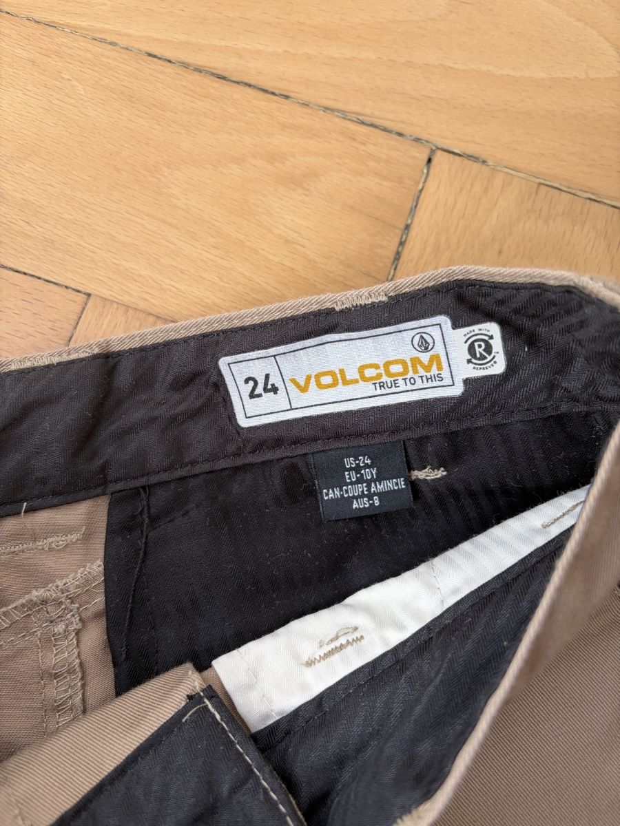 Volcom Pantaloni: Short Volcom beige - taille 140 neuf  – Nuovo e nell'imballaggio originale da Sion venduto da Nelsonkatz 1
