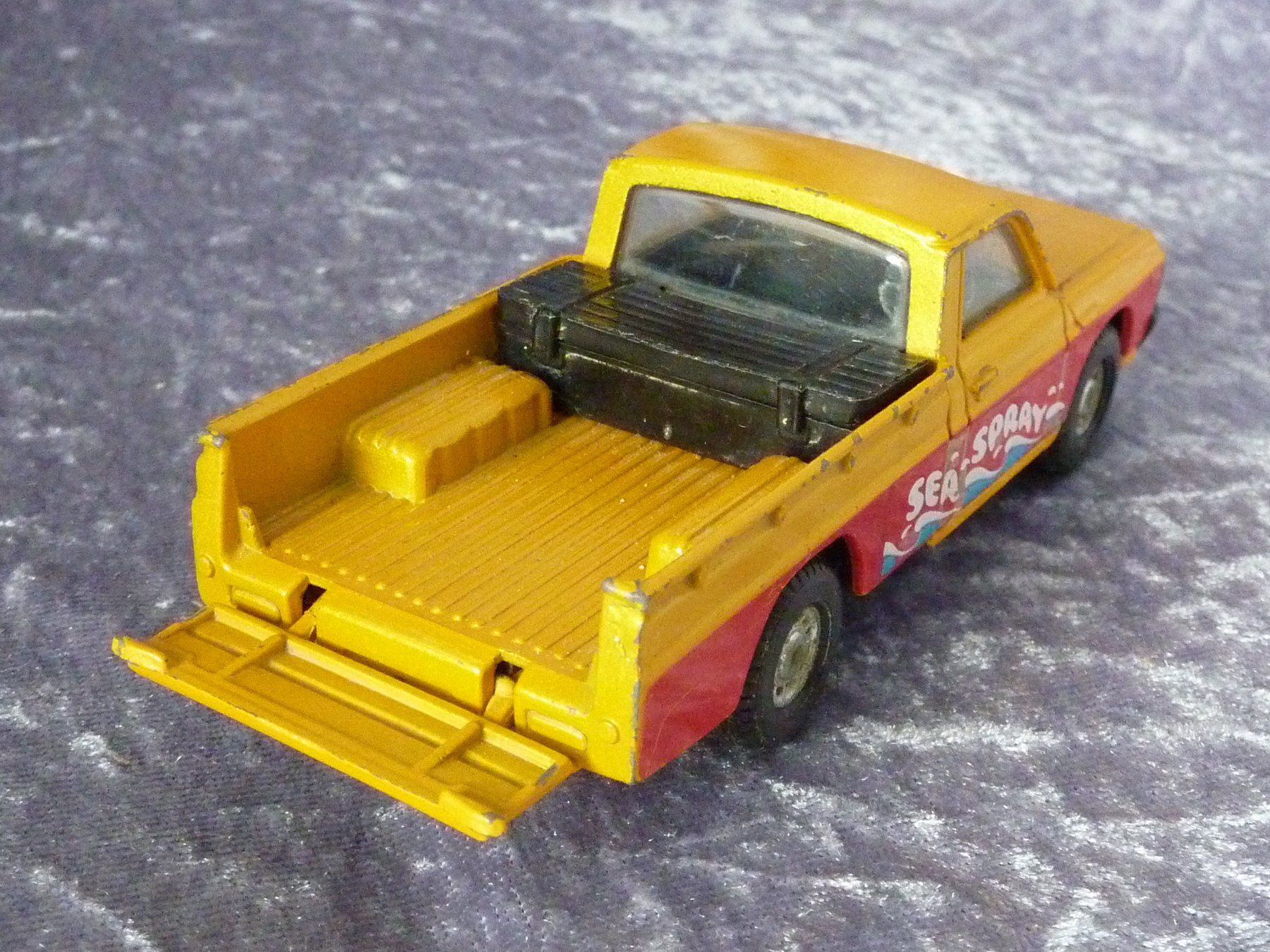 Mazda Voitures modèles: Mazda B1600 Pickup – D'occasion à Dürrenäsch par modellautos4you 3
