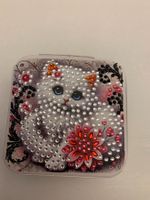 Schmuckbox mit Strass-Steinen, neuwertig & speziell!