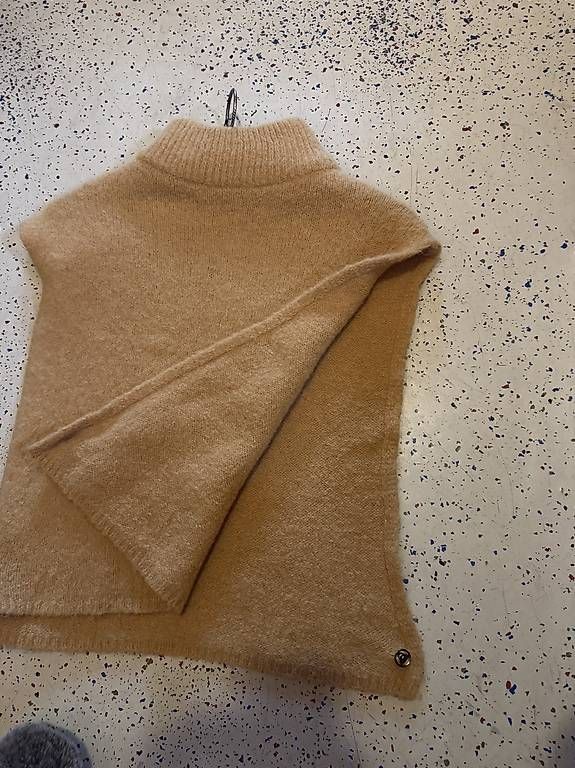 Gilets & Westen: Gilet  – Gebraucht aus Langnau i. E. von aruntara 3