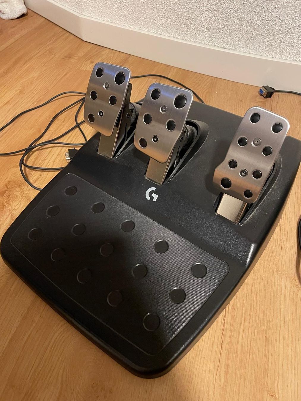 Logitech Manettes: LOGITECH G923 True Force Lenkrad, Pedale, Schalthebel – D'occasion à Ehrendingen par Bretzelchen 2
