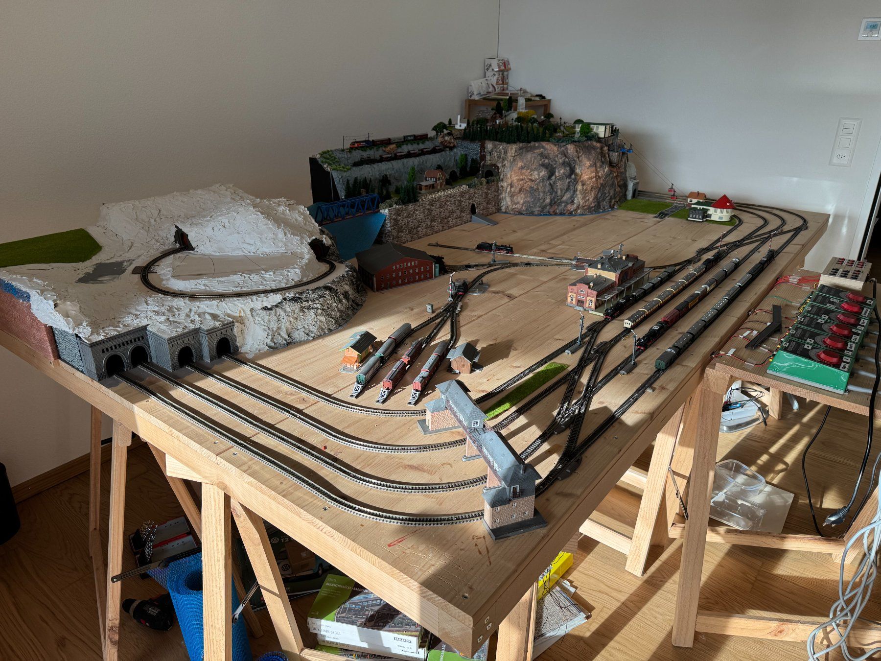 Fleischmann Trains électriques: Modelleisenbahn Anlage im Bau, Spur N – D'occasion à Flums par Hrroland 1