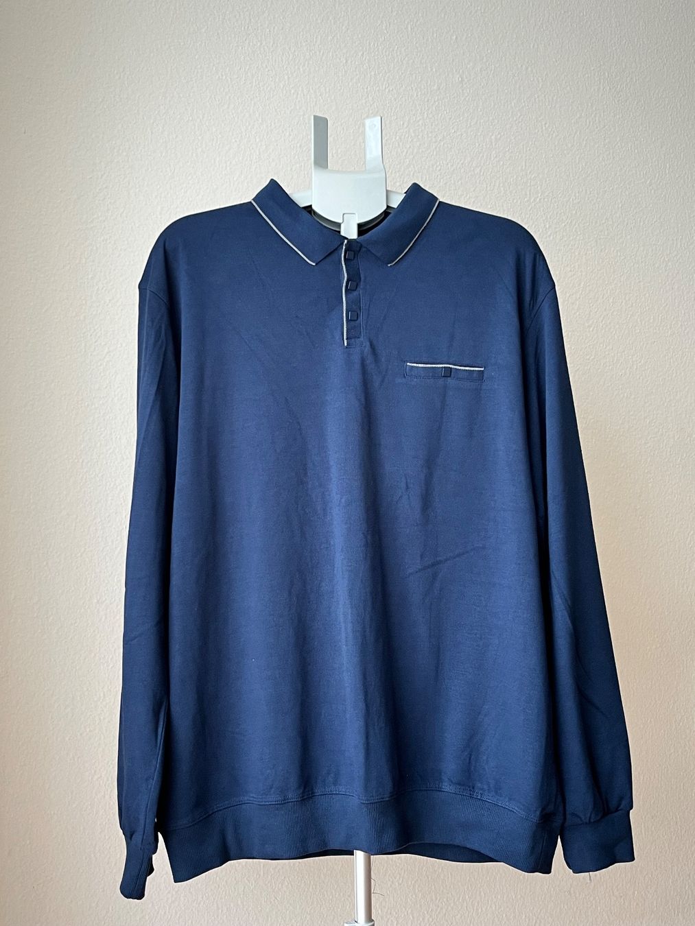 Polo-Shirts: Elegantes Dunkelblaues Langarm-Poloshirt – Gebraucht aus Winterthur von GutKeS 1