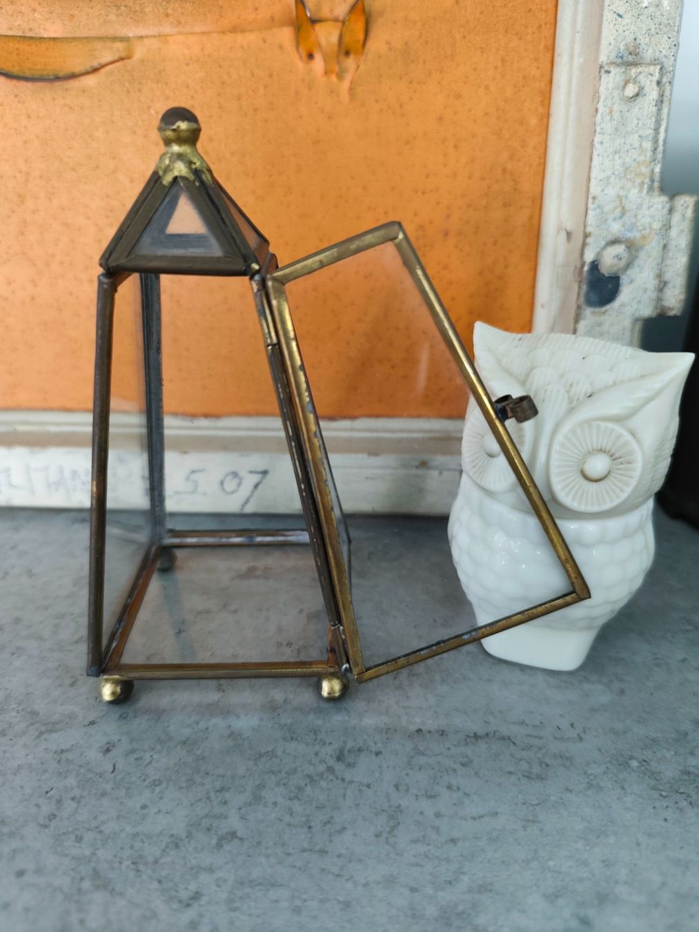 Vetrine: Vintage Mini-Vitrine Pyramide aus Messing & Glas Deko – Usato da Laufen venduto da Buh-Ding