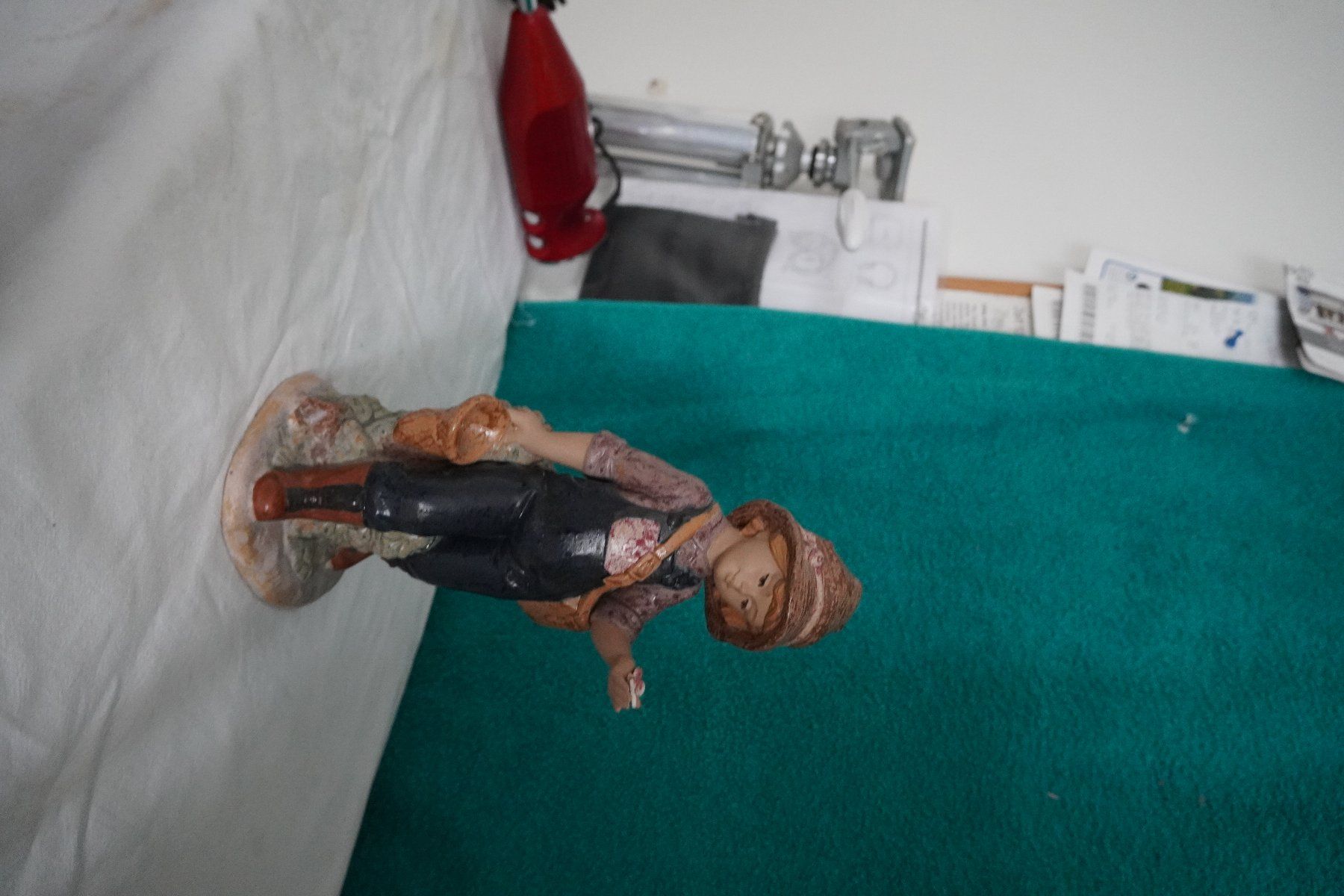 Statuette: Nadal Steingut Mädchen mit Schmetterling – Usato da Baar venduto da 2cvbaar 3