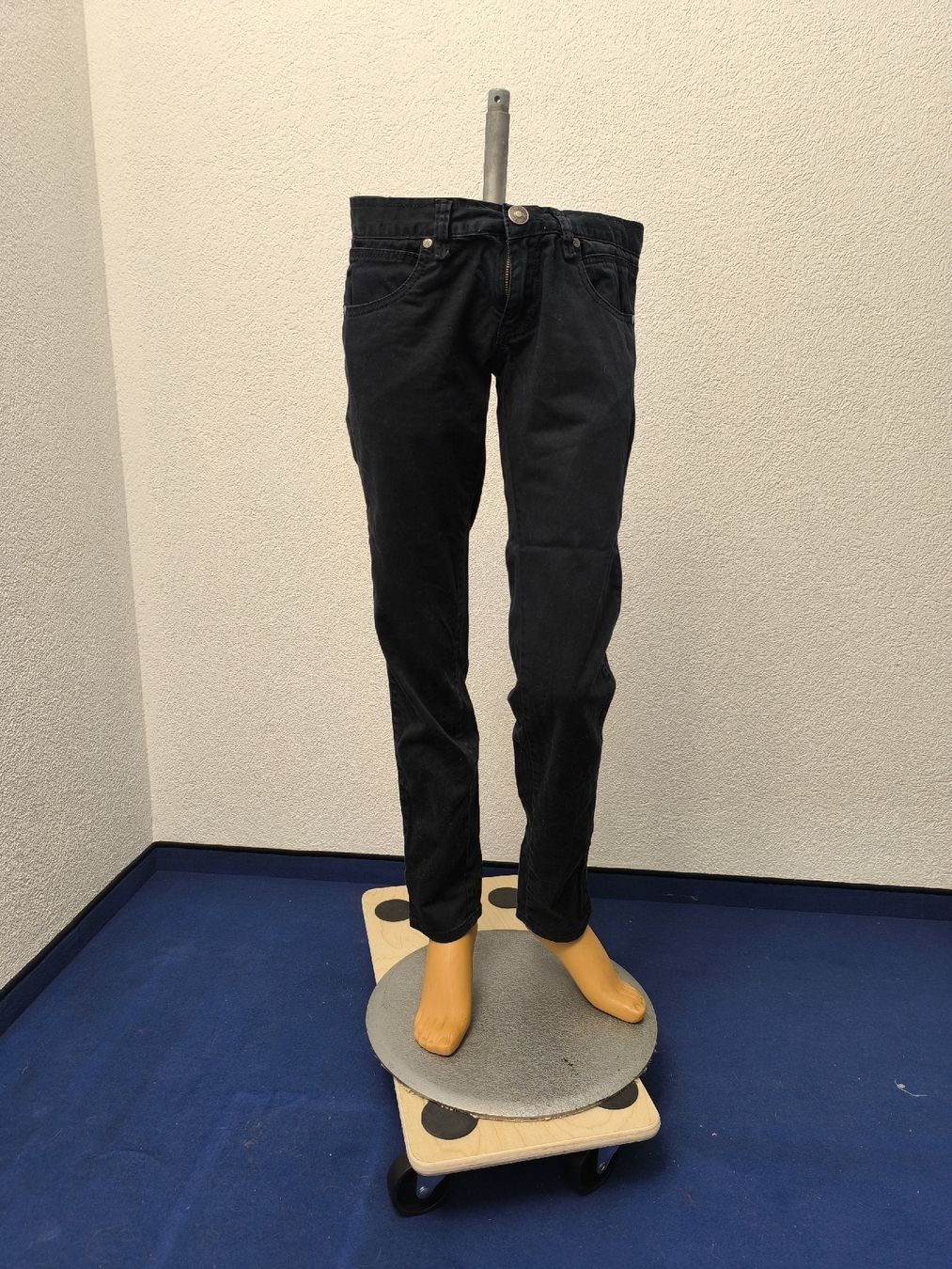 Pantaloni: Schwarze Hose von Frangipani - Gothic, Punk, Emo – Usato da Fischbach LU venduto da BuBri