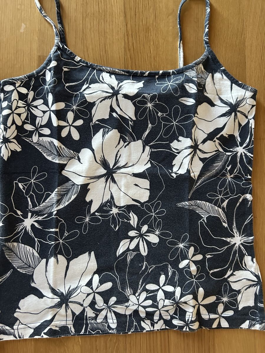 Tops: Top bretelles  – D'occasion à Daillens par guisepa
