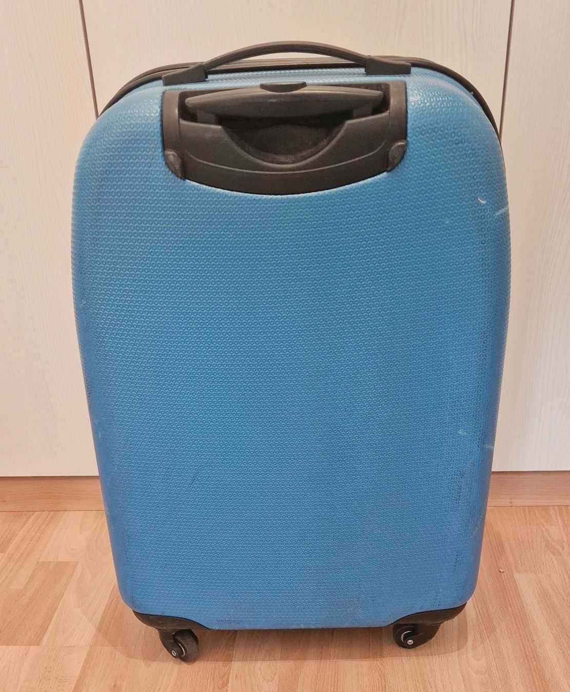 Valigie: Hartschalenkoffer 4 Rollen – Usato da Winterthur venduto da Nalunina 1