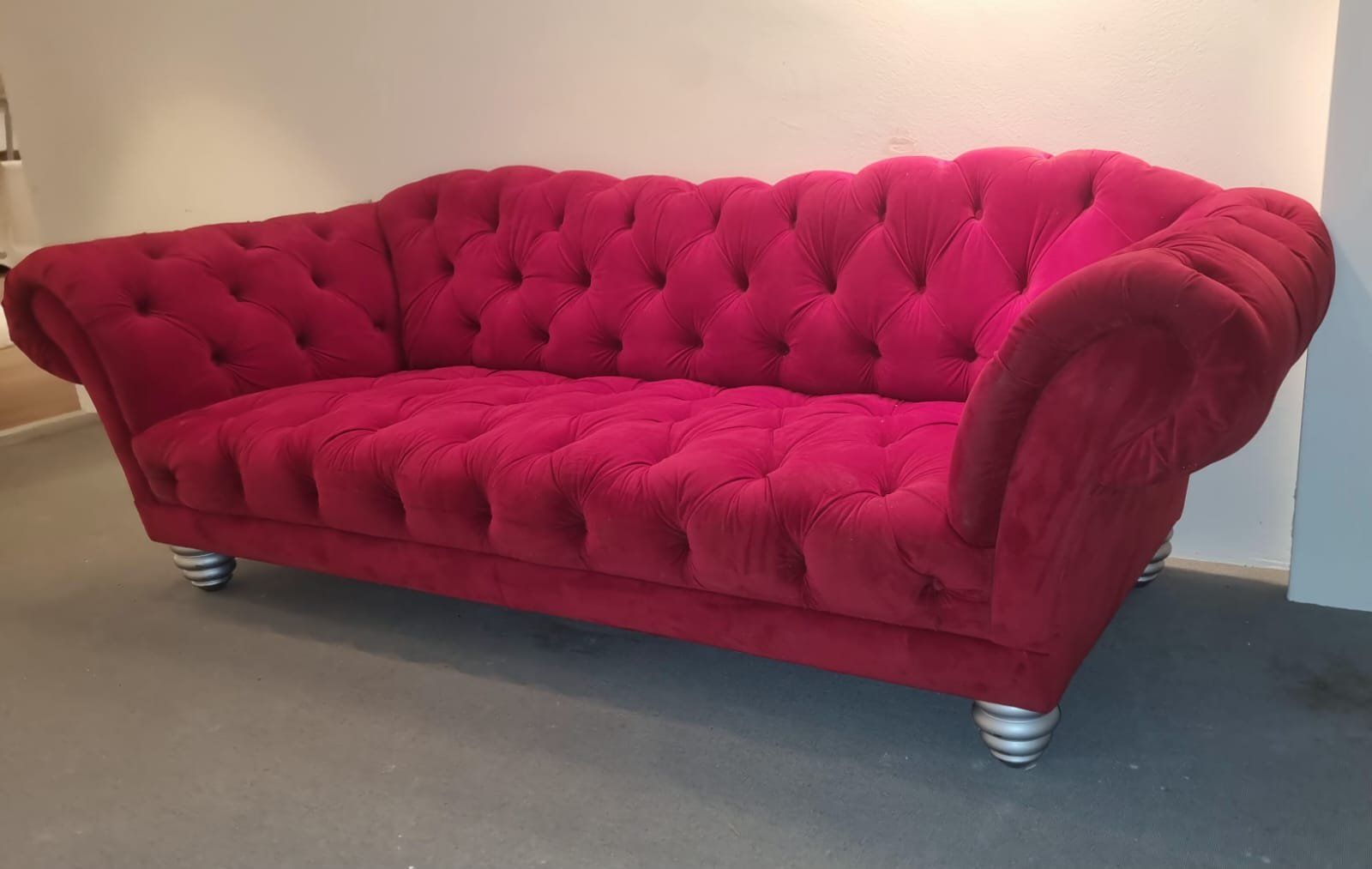 Chesterfield Divani: Chesterfield Sofa in Samt-optik – Usato da Hinwil venduto da anna_pkw2