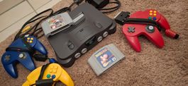 Nintendo 64 Konsole mit Spielen und Controllern