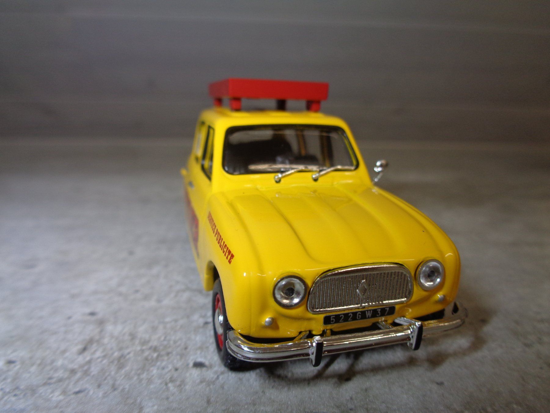 Renault Modellini d'auto: Altaya 1:43 Cirque Pinder Renault 4 L – Nuovo (secondo la descrizione) da Reconvilier venduto da rallycar 2