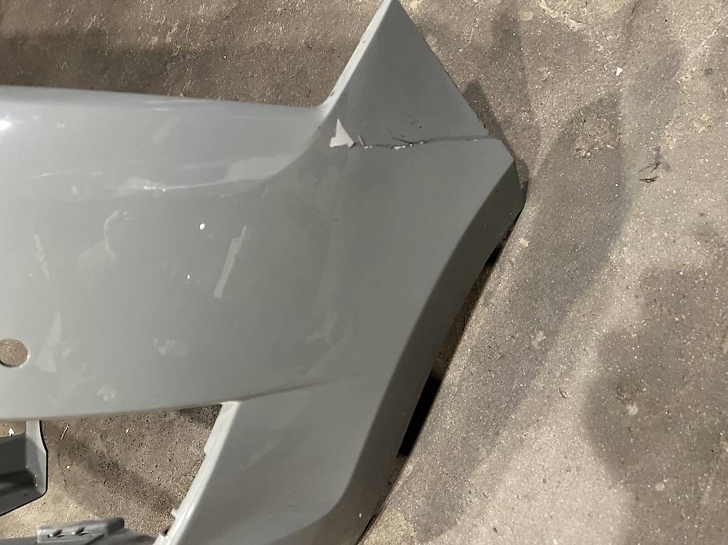 Skoda Tutti pezzi di ricambio auto: Stossstange Skoda Rapid RS – Usato da Safenwil venduto da vw-teile 2