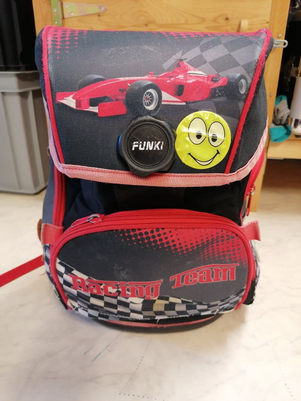 Funki Zaini: Leichter Schulrucksack – Usato da thalwil venduto da Ray7211