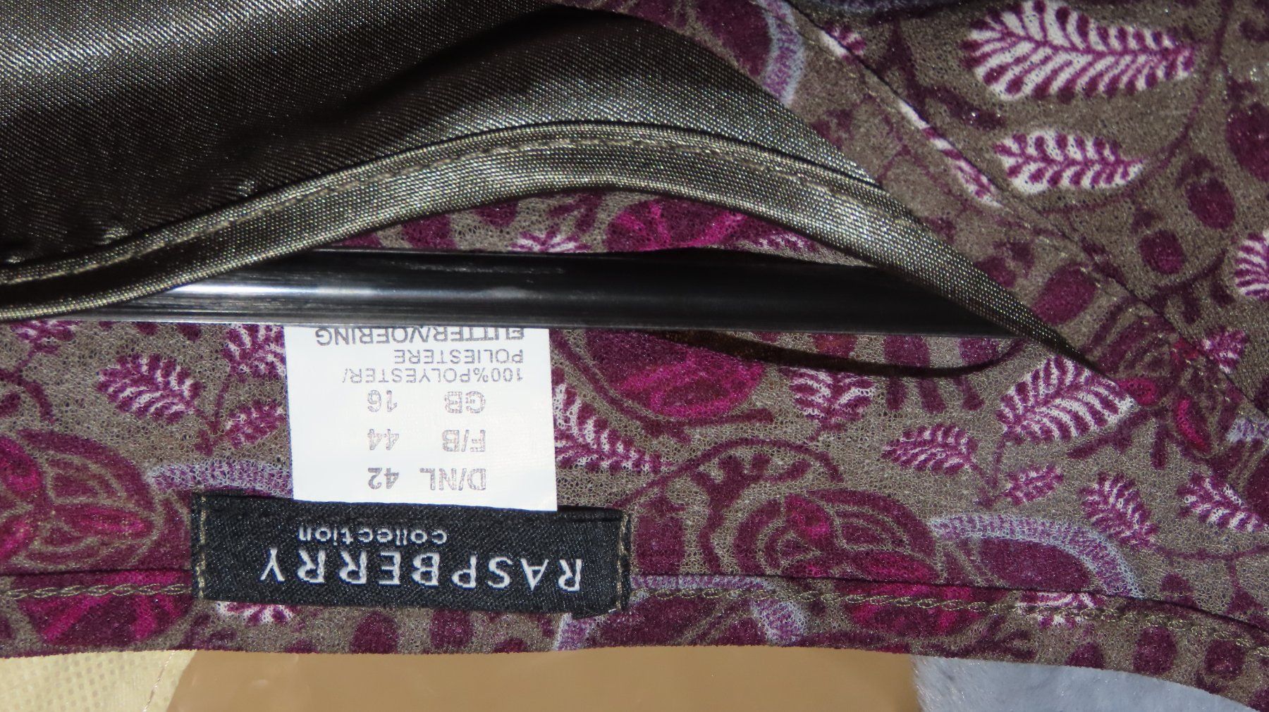 Robes: Robe imprimée Raspberry collection taille 42 neuf – Neuf (Voir description) à Troistorrents par Marion70 2
