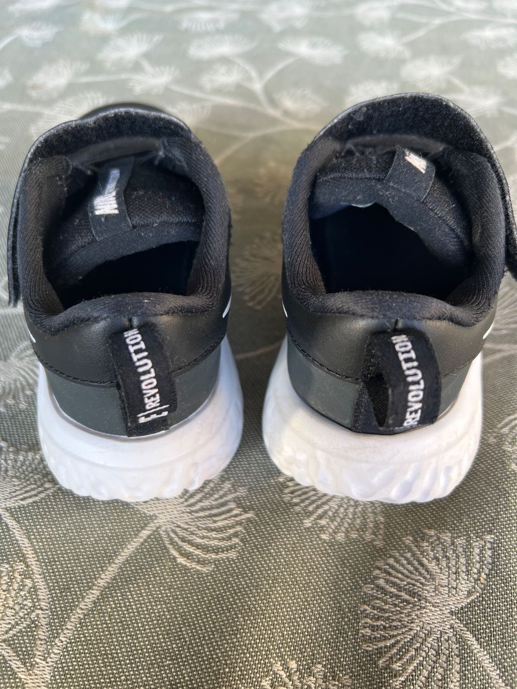 Nike Scarpe per ragazzi: Nike Revolution, Grösse 27 26 – Usato da Sennhof venduto da Dealmonster 3
