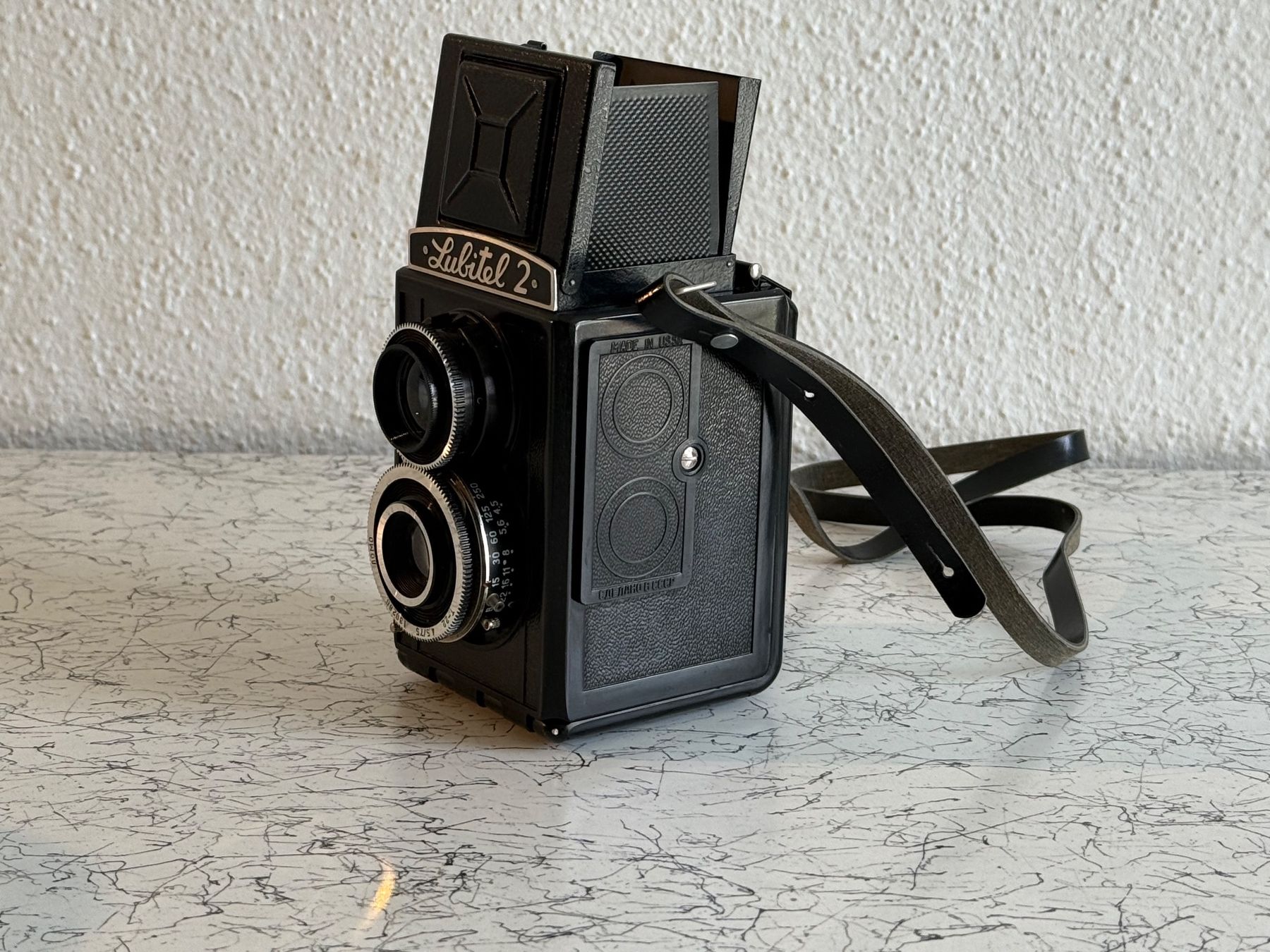 Lomo Fotocamera: Lomo Lubitel 2 Analog-Kamera Mittelformat Vintage – Usato da Zürich venduto da TiptopGerneWieder 1