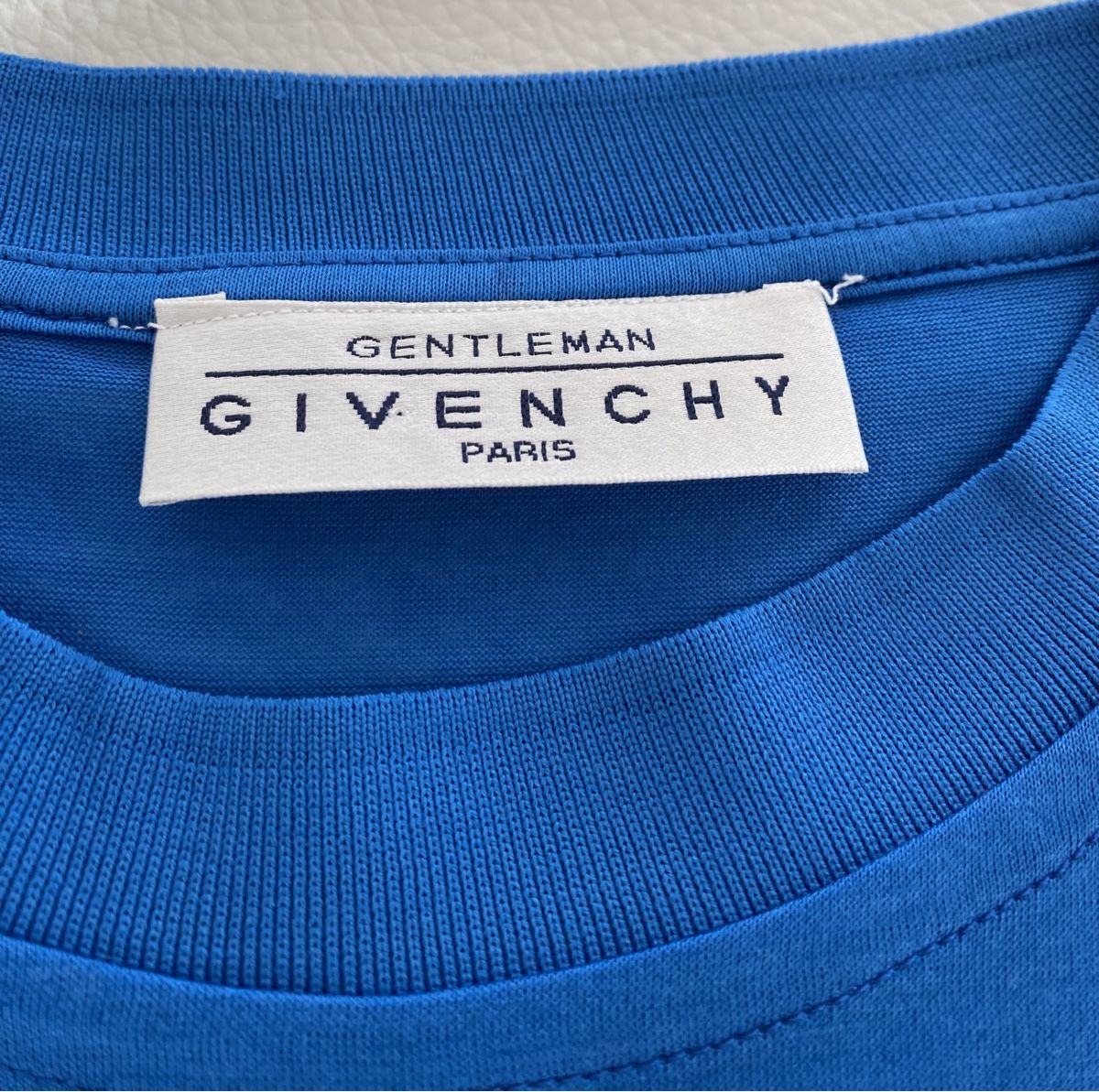 Givenchy T-Shirts: Givenchy Tshirt – Gebraucht aus Opfikon von Luis144 3