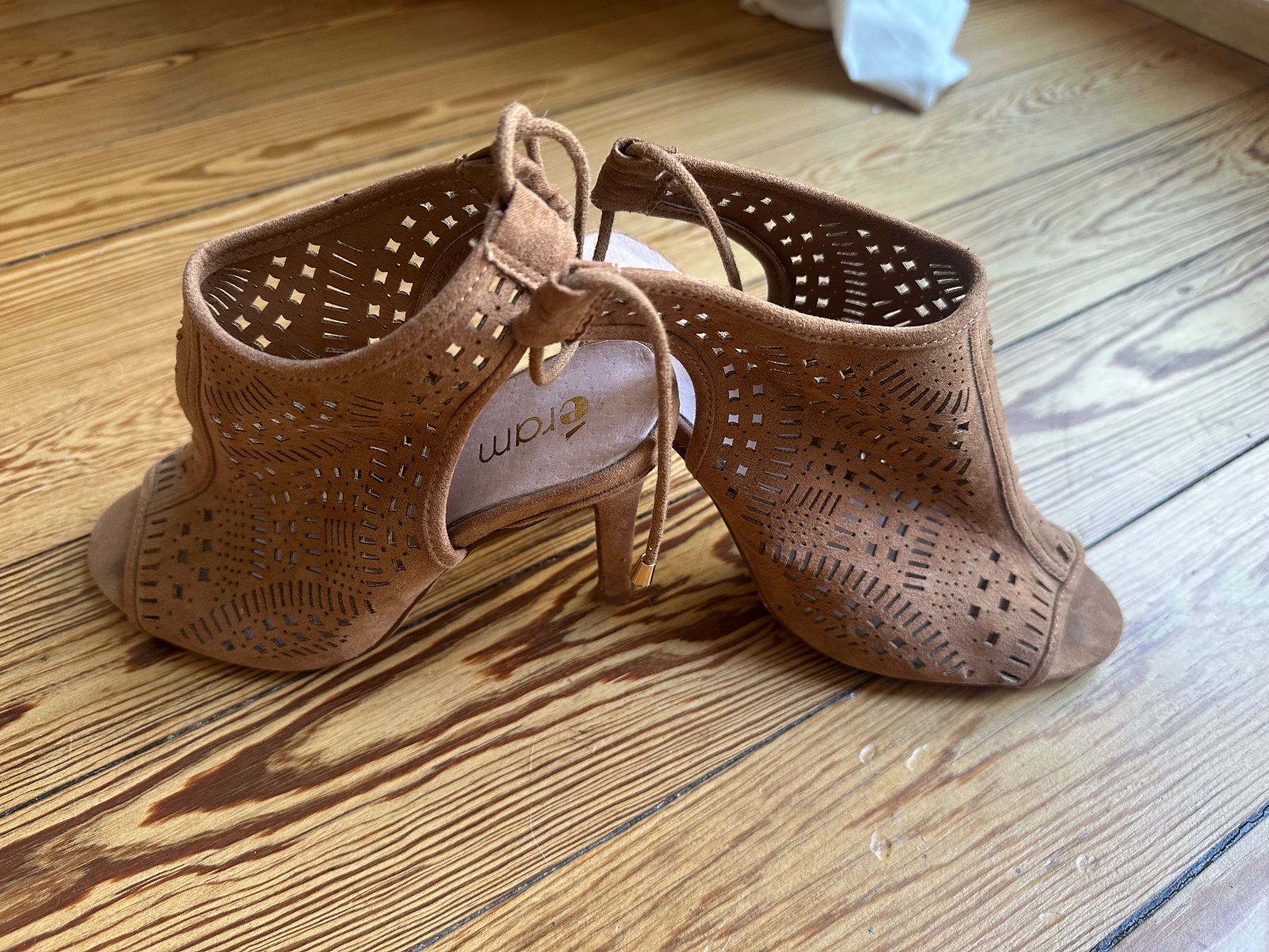 Damenschuhe: Escarpins été ajourés - taille 36 - neuves – Gebraucht aus Genève von van_p6nr