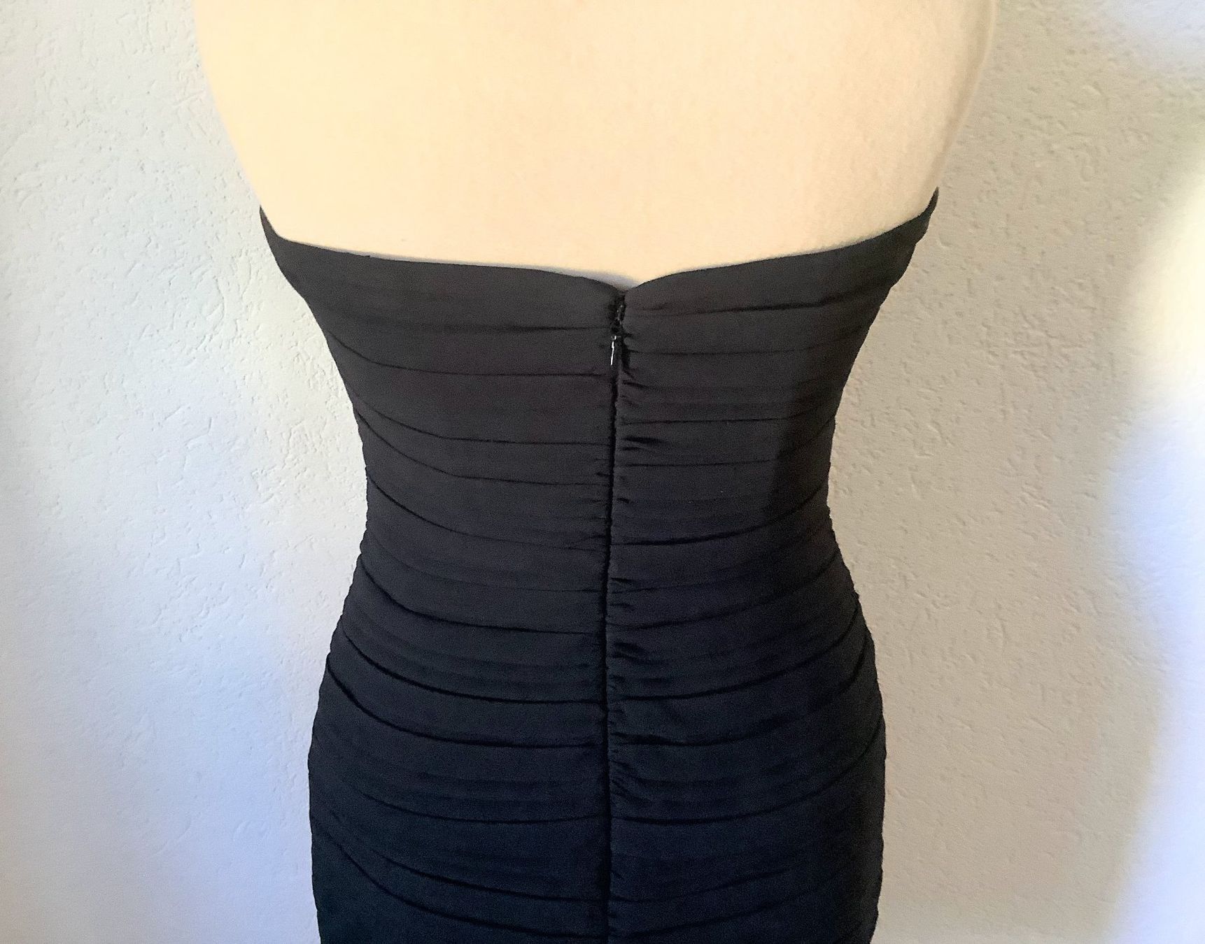 Vestiti: BCBG Max Azria Black Strapless Bow dress 36 – Usato da Founex venduto da sweetcouture 6