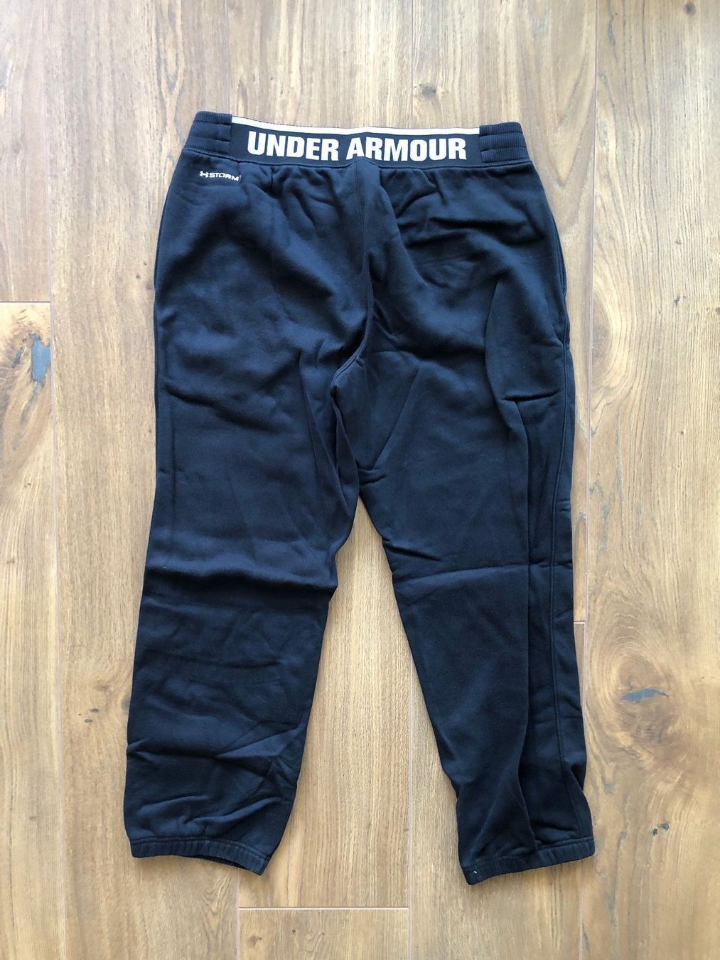 Pantaloni: Neuwertige UNDER ARMOUR Sweatpants – Usato da Mülenen venduto da CreativeSolutions