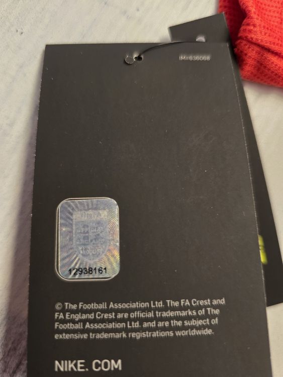 Nike Maillots de corps & Pantalons: England Match Trikot rot, neu mit Etikett, Grösse L! – Neuf avec emballage d'origine à Tuggen par Zweitechanceboutique 4