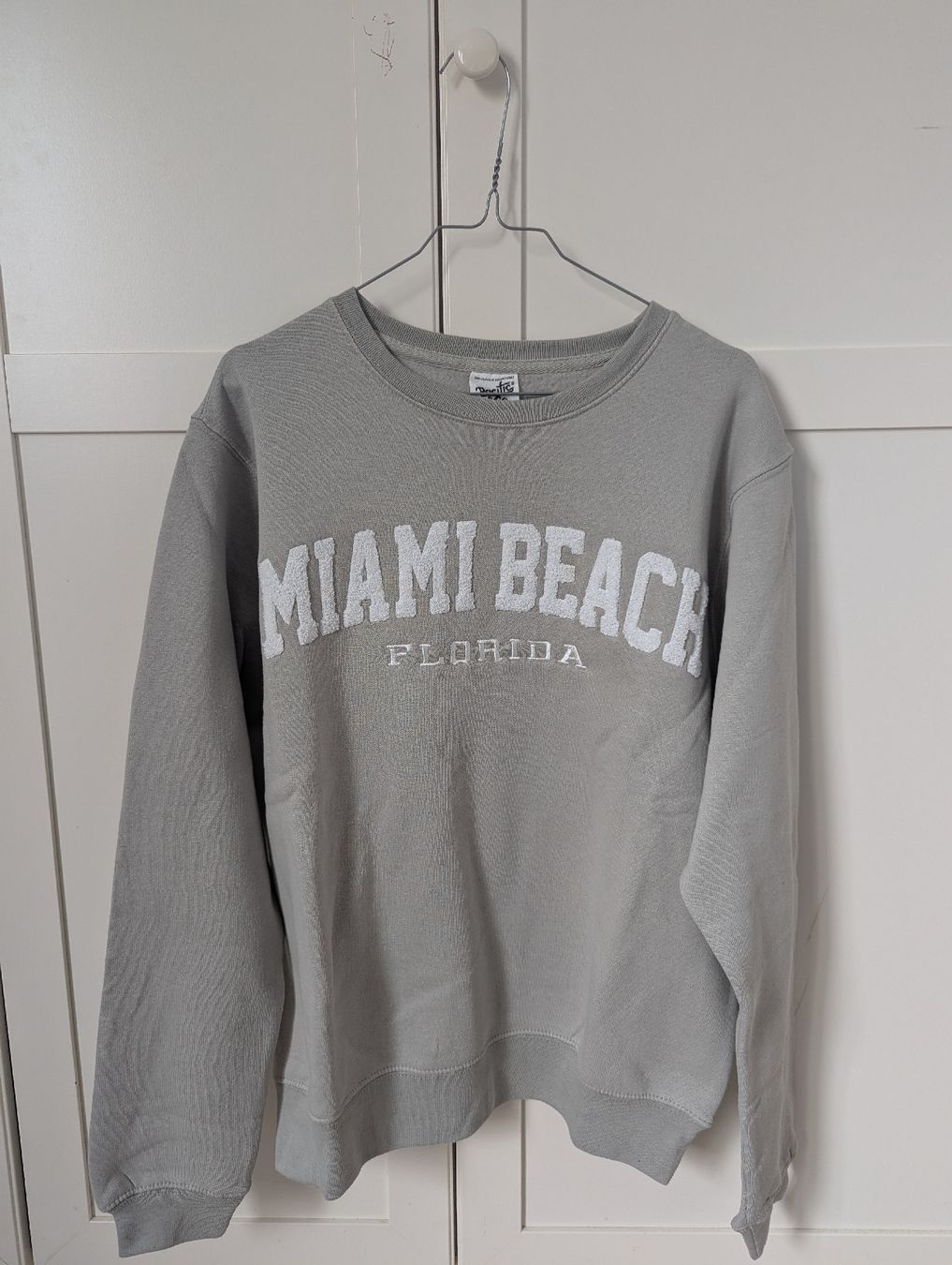 Pullover & Sweatshirts: Miami Beach Florida Sweatshirt, Size S – Neu (gemäss Beschreibung) aus Schlieren von maseam