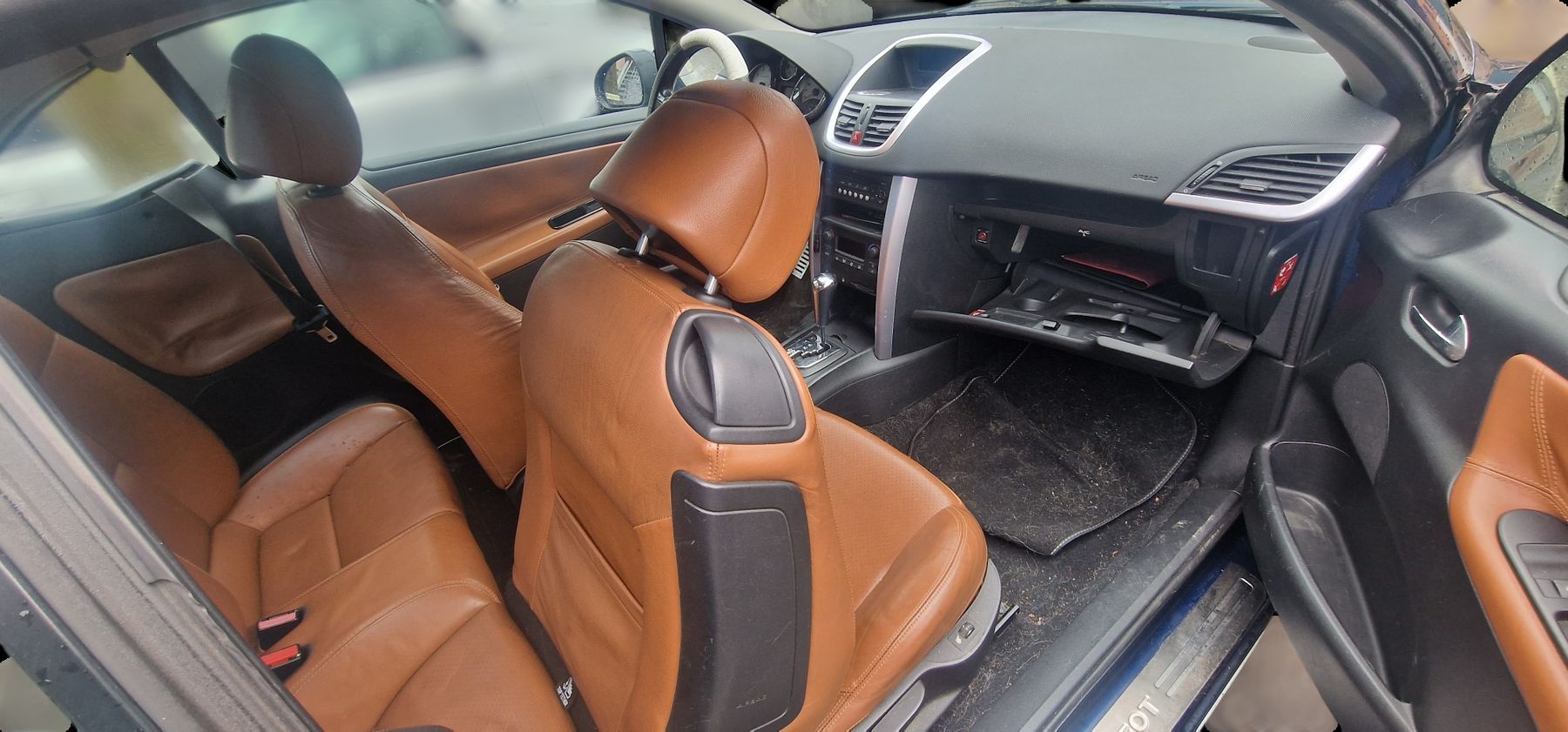 Peugeot Autos: Peugeot 207 CC 1.6 16V – Defekt aus Giubiasco von AUTOTECNICA 7