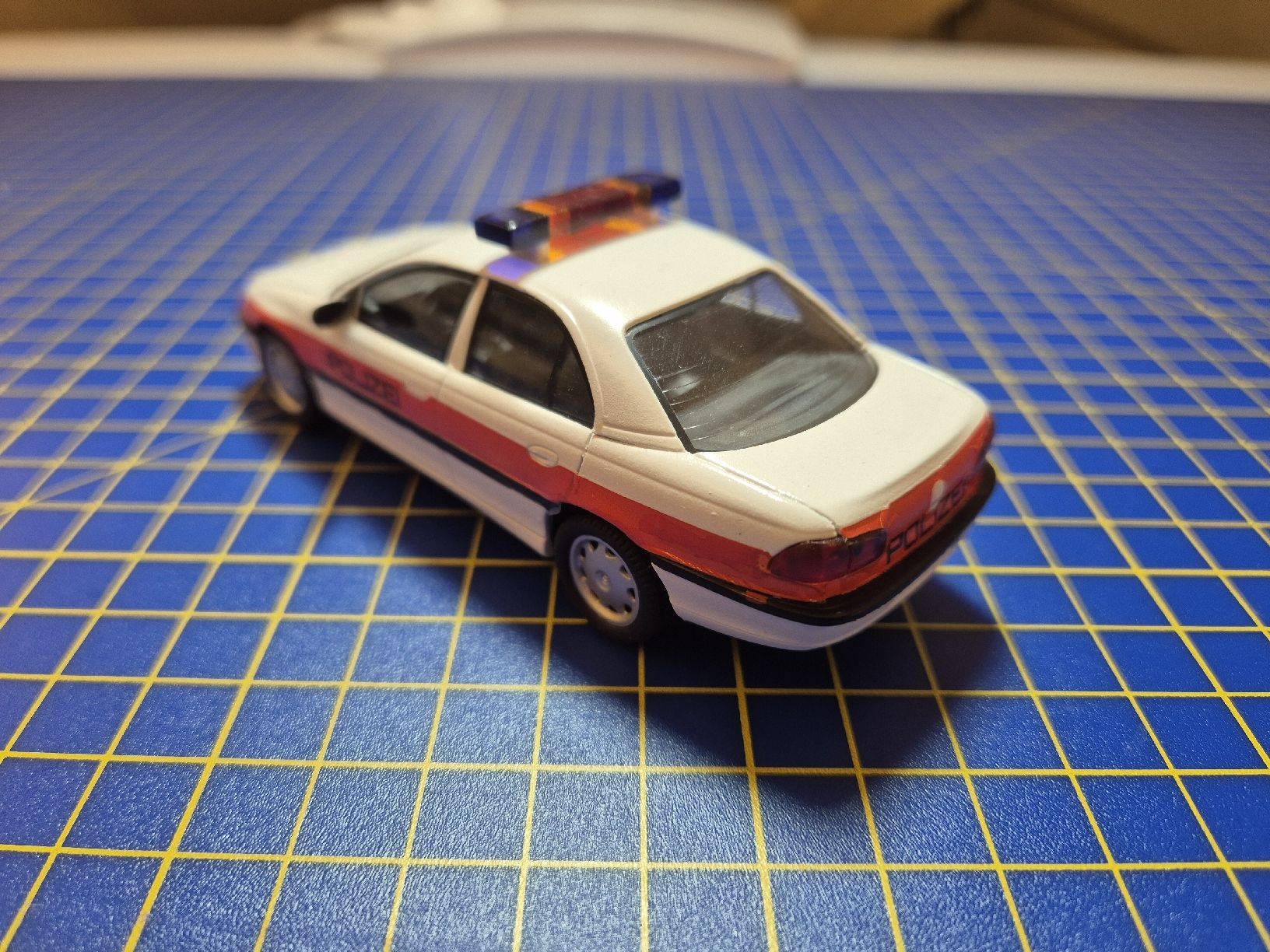 Opel Modellini d'auto: Opel Omega B Kantonspolizei Glarus 1:43 – Usato da Lachen SZ venduto da bow_wdl9 1