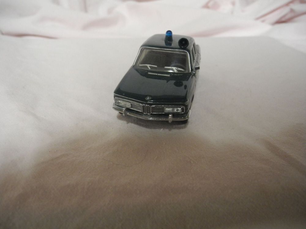 Occasion – Miniature Schuco BMW 520 Polizei, échelle 1/43, Métal, Bel état (petit Défaut)
