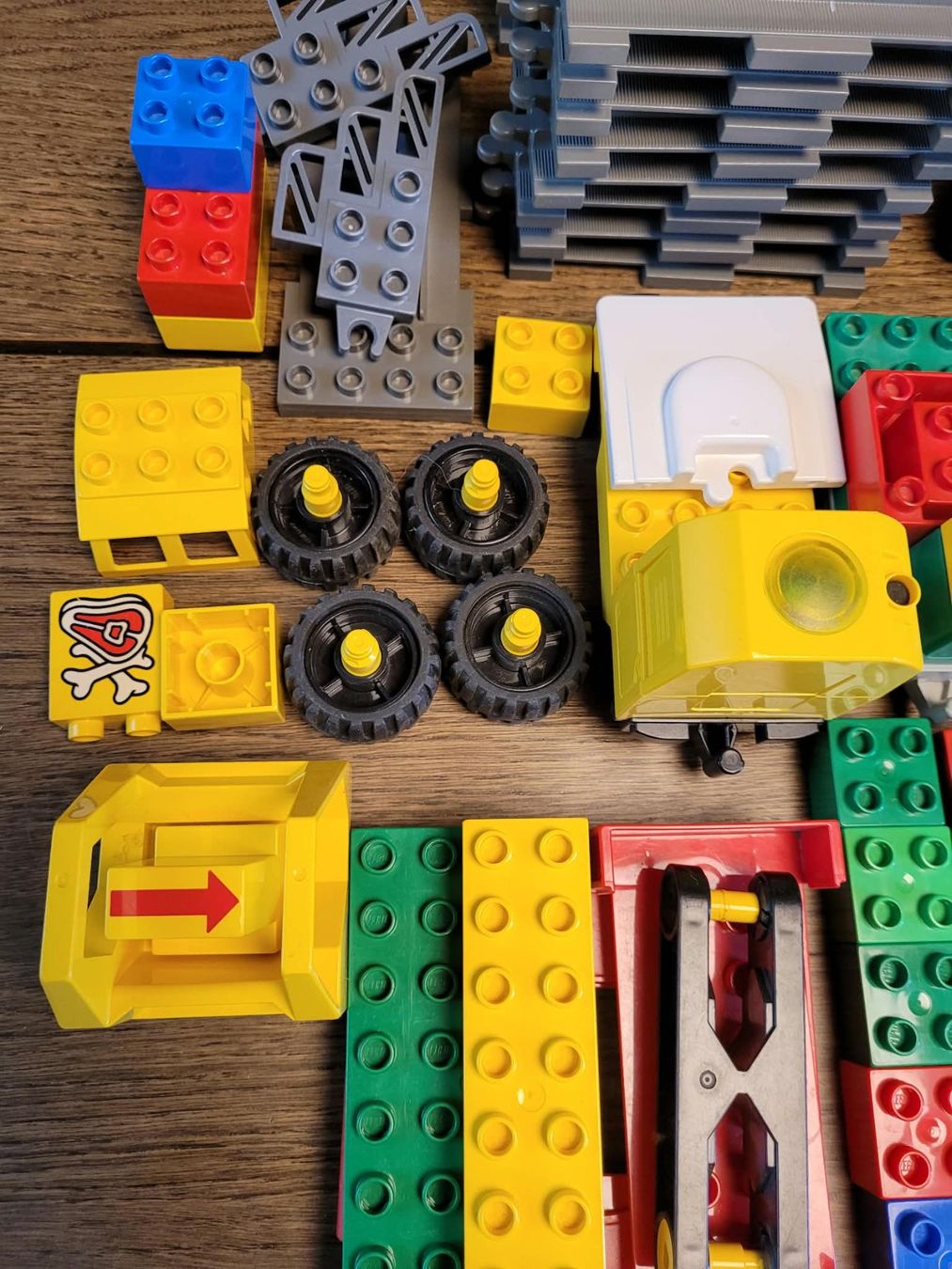 Lego Jouets: Riesiges LEGO DUPLO Eisenbahn Set – D'occasion à Sonceboz-Sombeval par ter_9rc5 4