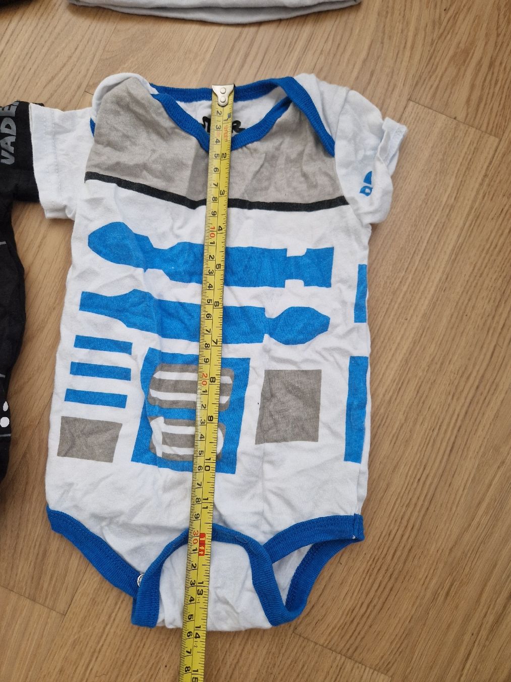 Kleiderpakete & -sets: Darth Vader und R2D2 Bodys – Gebraucht aus Basel von Alekto 1