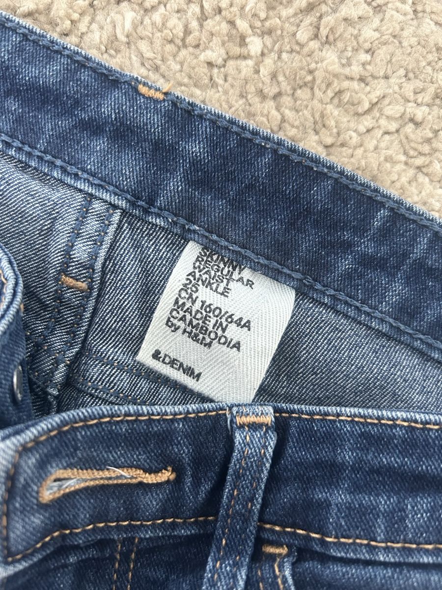 Jeans: Jeans court – Nuovo (secondo la descrizione) da Bôle venduto da sev_n85b 1