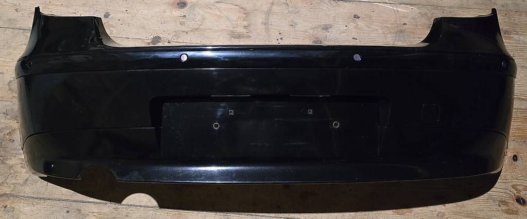 Tutti pezzi di ricambio auto: BMW 1er E87 Heckstoßstange mit PDC schwarz – Usato da Schönholzerswilen venduto da Sanja0809 2