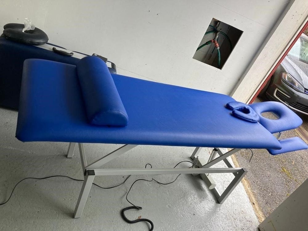 VEVOR Professionelle Massageliege 76,2 Cm Breit – Klappbar, Höhenverstellbar, Trägt Bis 340 Kg, Mit Kopfstütze & Tasche