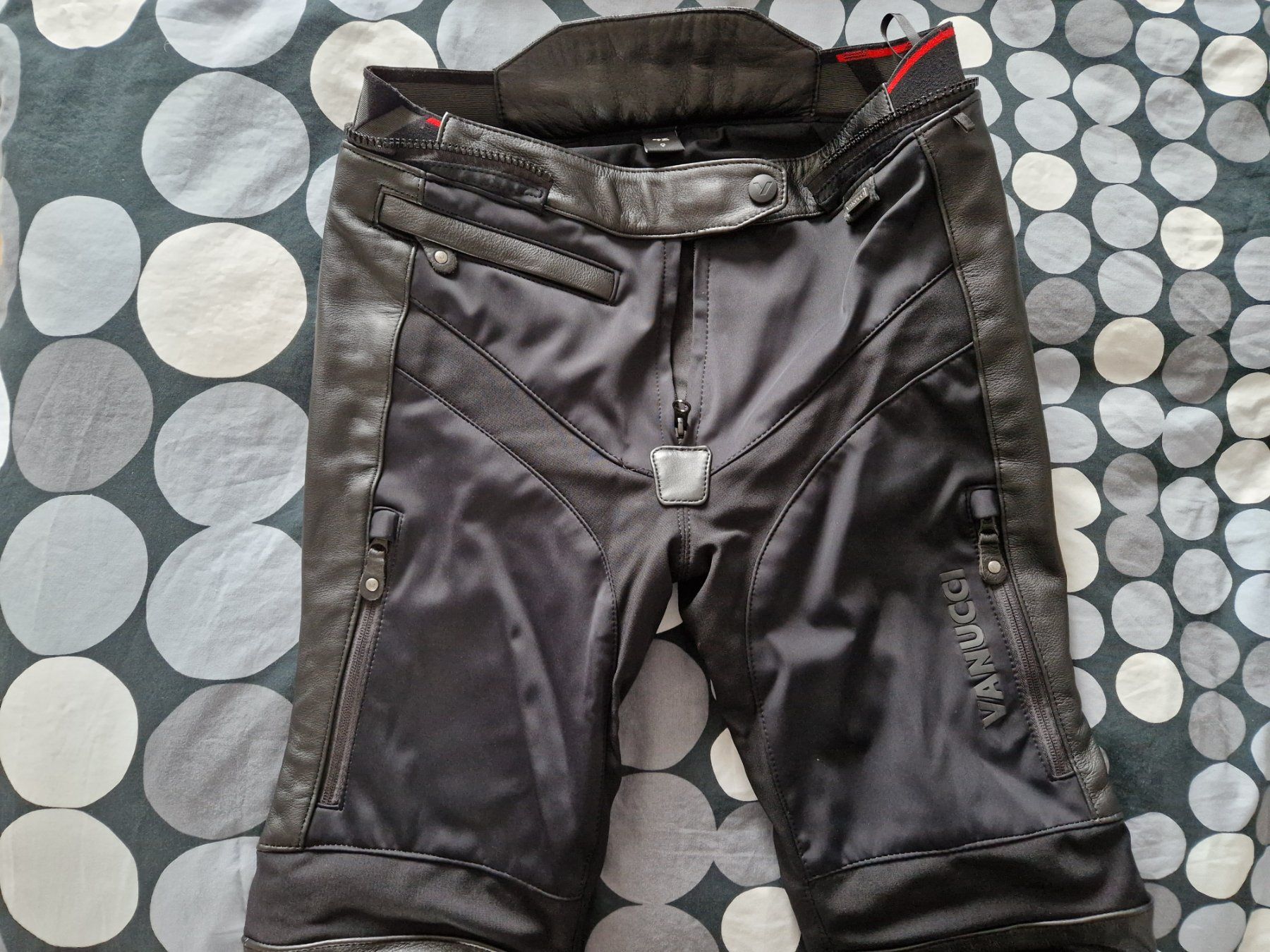 Vanucci Pantaloni: Motorrad-Lederhose Damen – Usato da Greifensee venduto da noe_mg6q 2
