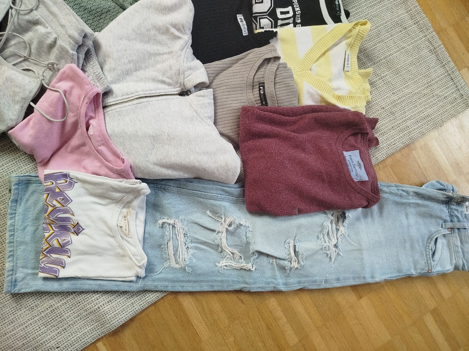 Lotti di vestiti: Damenkleider Grösse S – Usato da Grellingen venduto da silberjunge 3