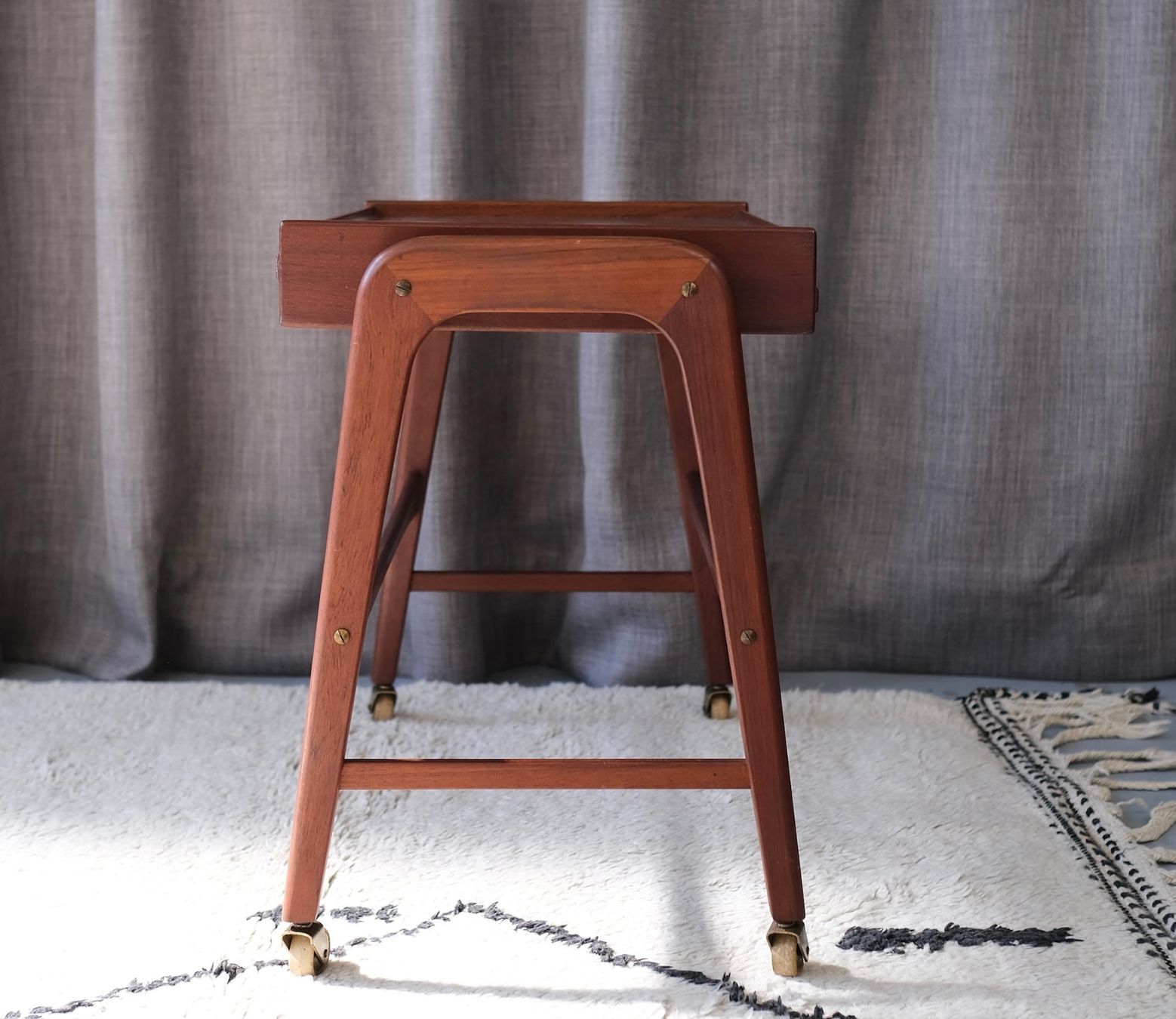 Dessertes: Danish Teak serving cart 1960,s – D'occasion à Bern par Zmodern_VIN 4