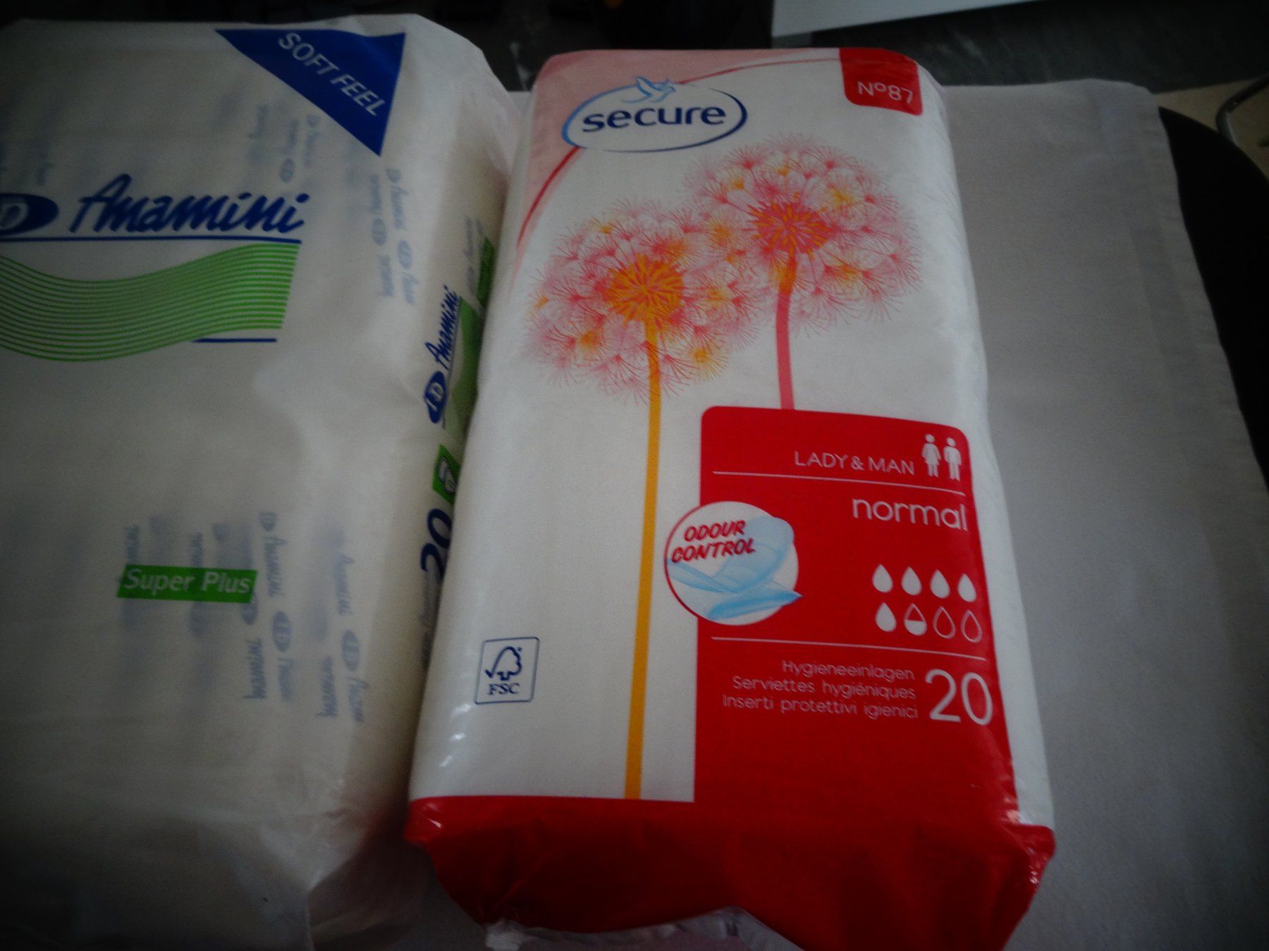 Appareils médicaux: 4 Pack Binden Inkontinenzmaterial – Neuf avec emballage d'origine à Neerach par jenny062 2