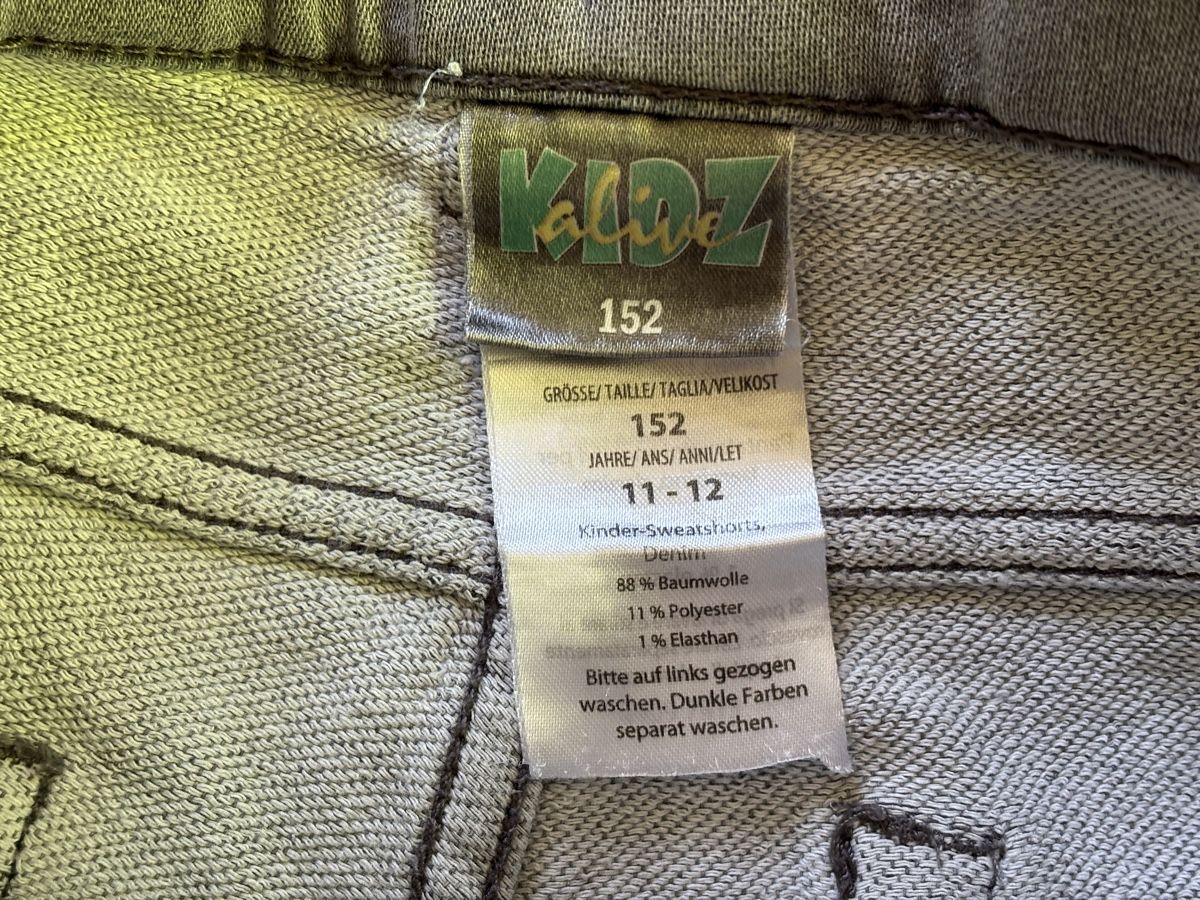 Hosen: Kurze Jeanshose Gr. 152 – Gebraucht aus Wettingen von _Nordliechtli_ 2