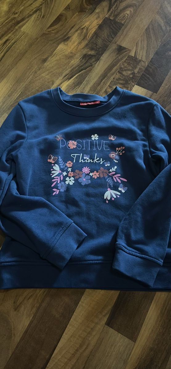Pullover & Sweatshirts: Pull léger 140 – Gebraucht aus Couvet von ori_8sbk