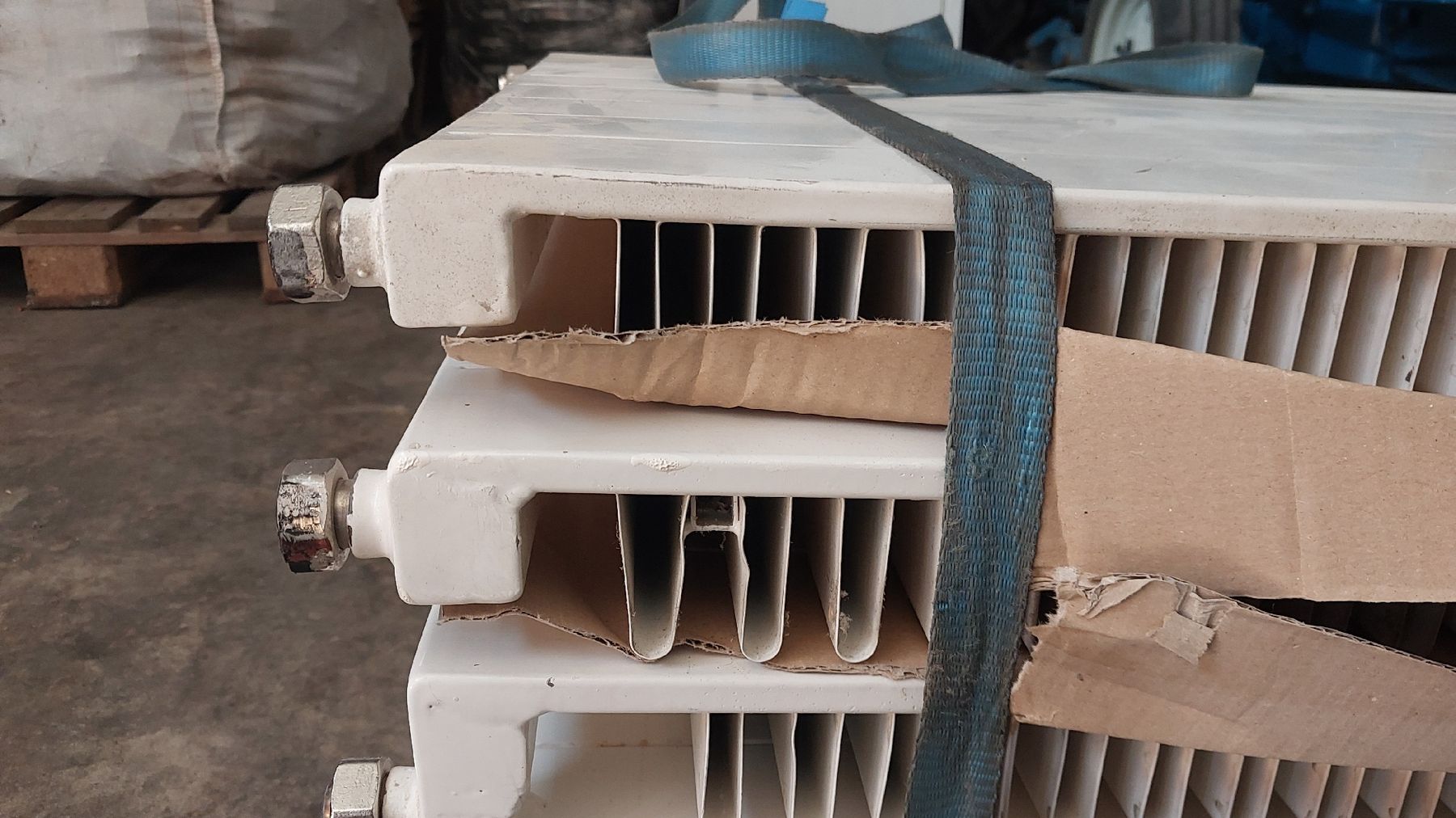 Radiatori: 2x Radiator, Heizkörper – Usato da Siblingen venduto da Bacherach2 7