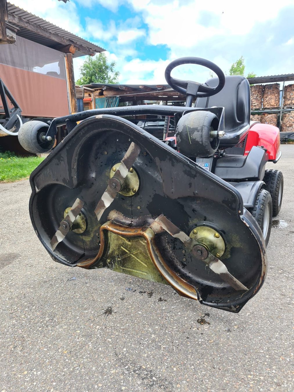 Jonsered Rasenmäher: Rasentraktor Jonsered Rider FR2216 FA2 4x4 – Gebraucht aus Grünenmatt von holzskulptur 4