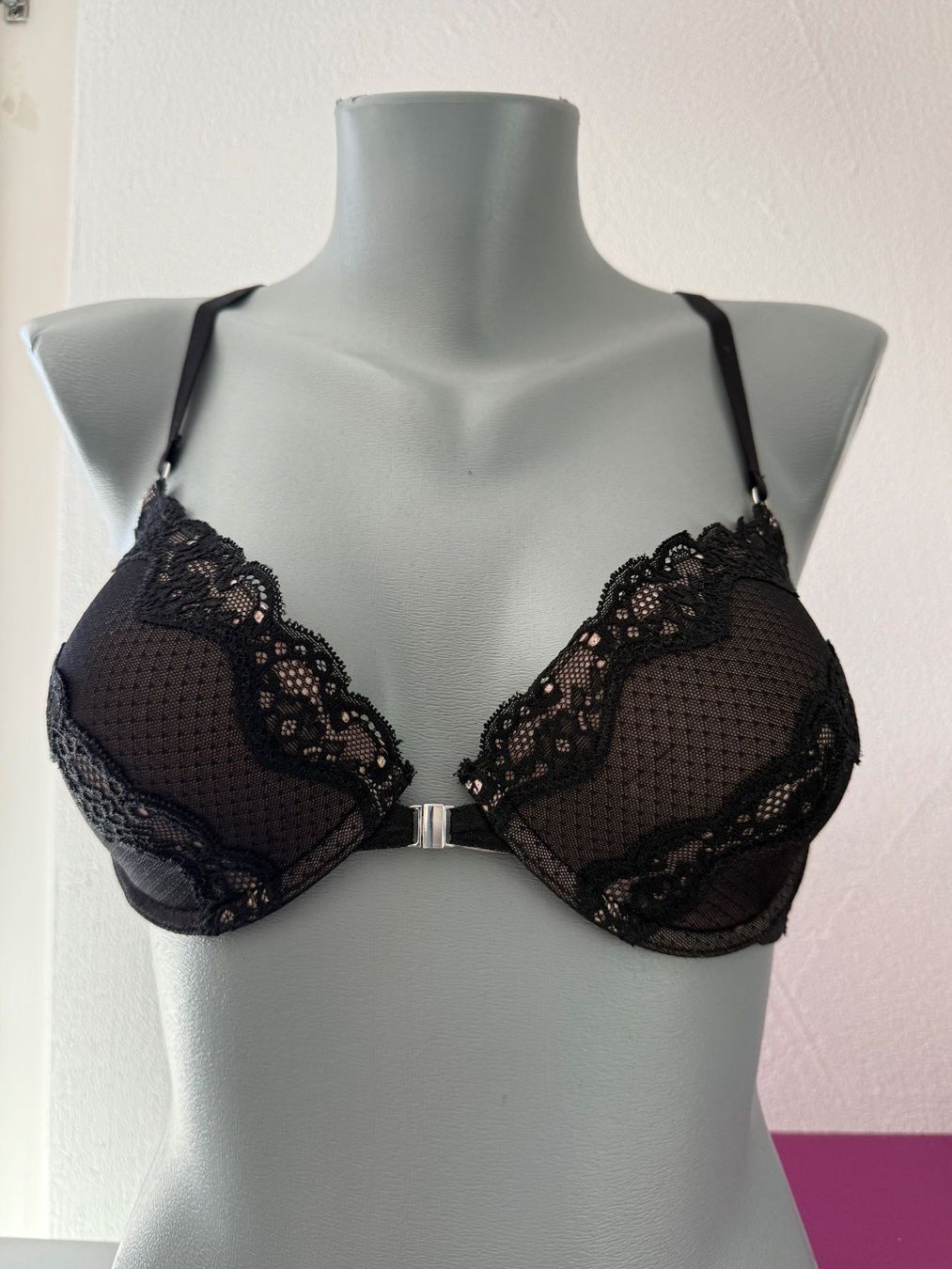 Altra biancheria intima: Schöner schwarzer BH mit Spitze / Grösse 80B / EDC by Esprit – Nuovo (secondo la descrizione) da Eschenbach SG venduto da Sums