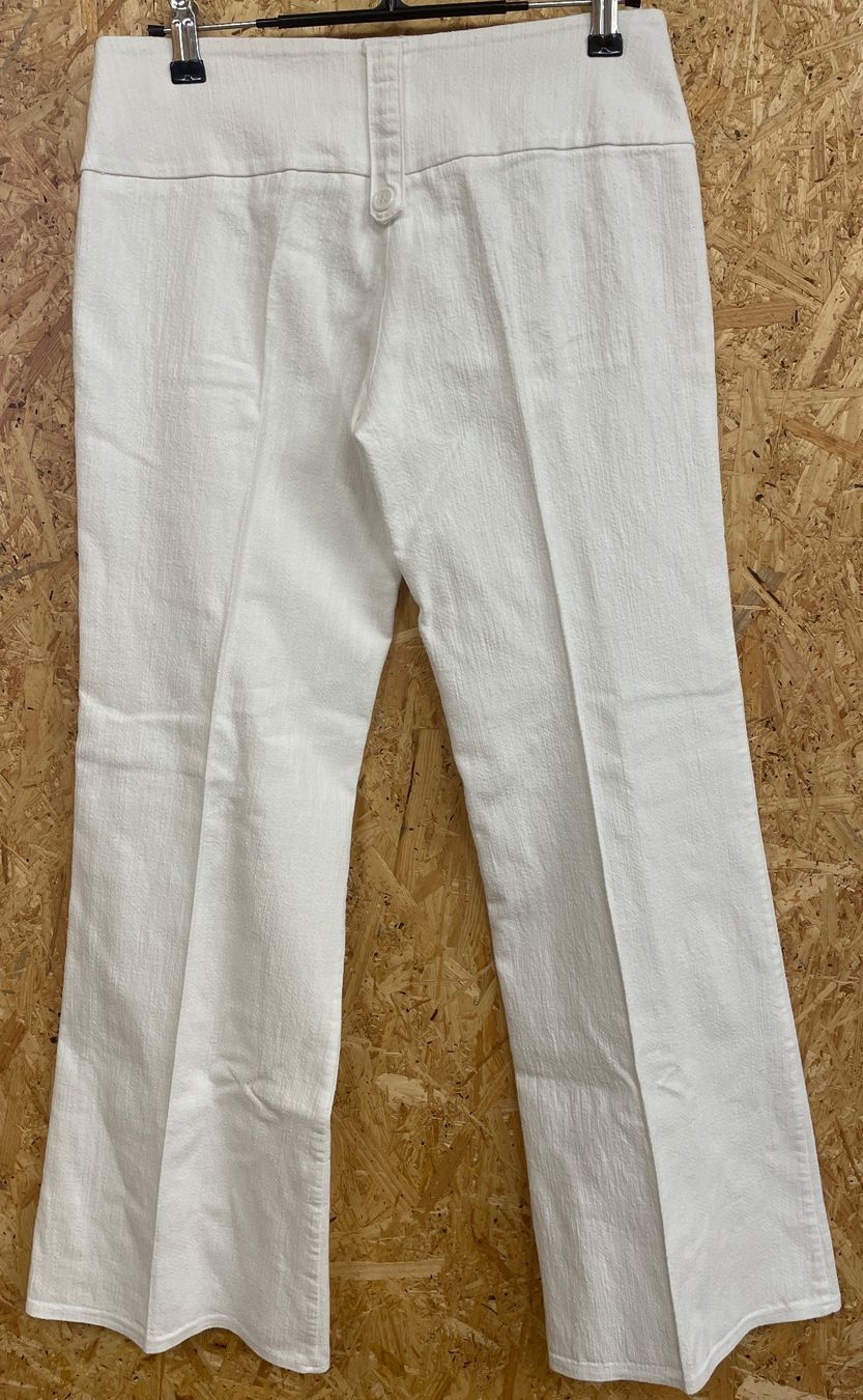 Pantaloni: PANTALON BLANC LEGER – Usato da Lausanne venduto da PlusValue_Lausanne 2