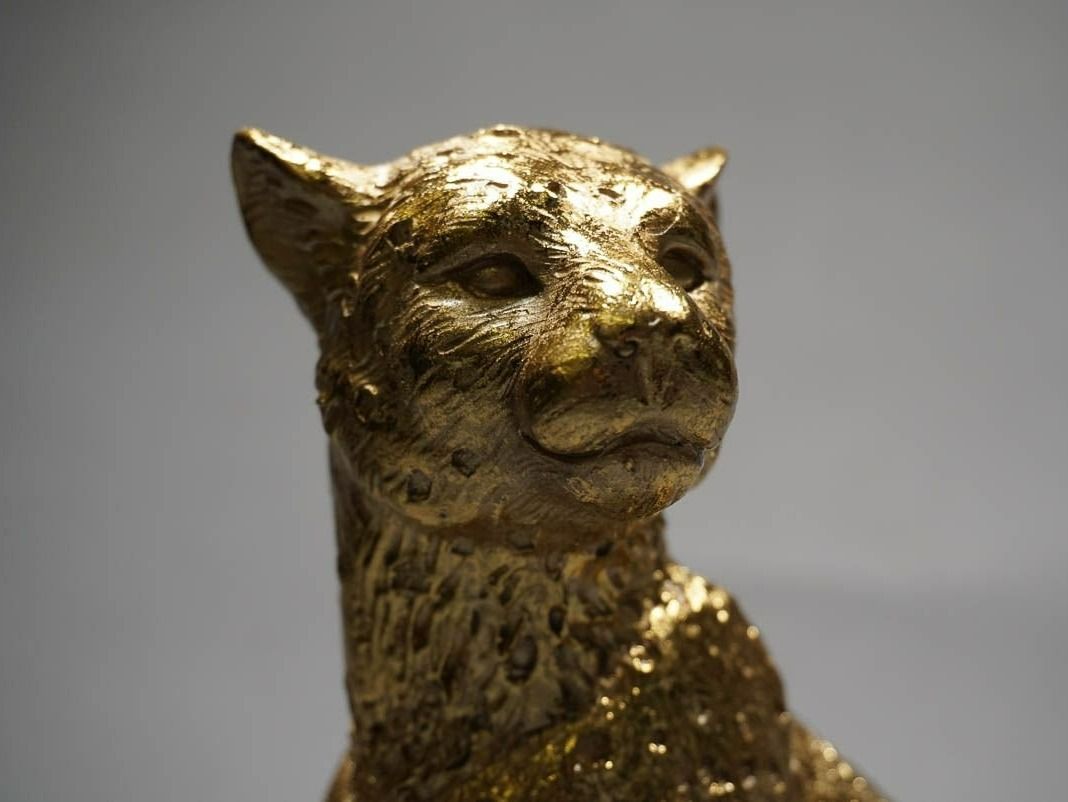 Statuette: Leopard Sitzend Gold – Nuovo e nell'imballaggio originale da Schaffhausen venduto da AtelierPudesco 2